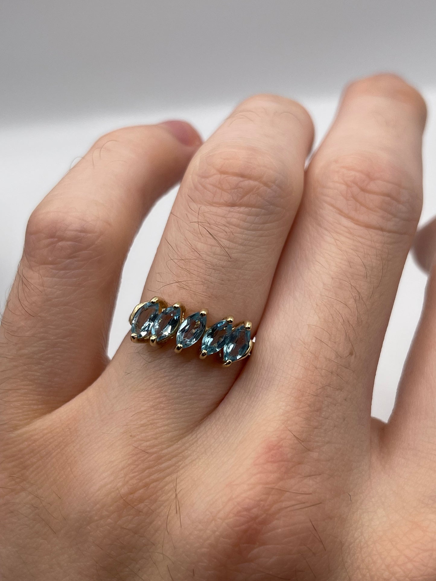9ct gold topaz ring