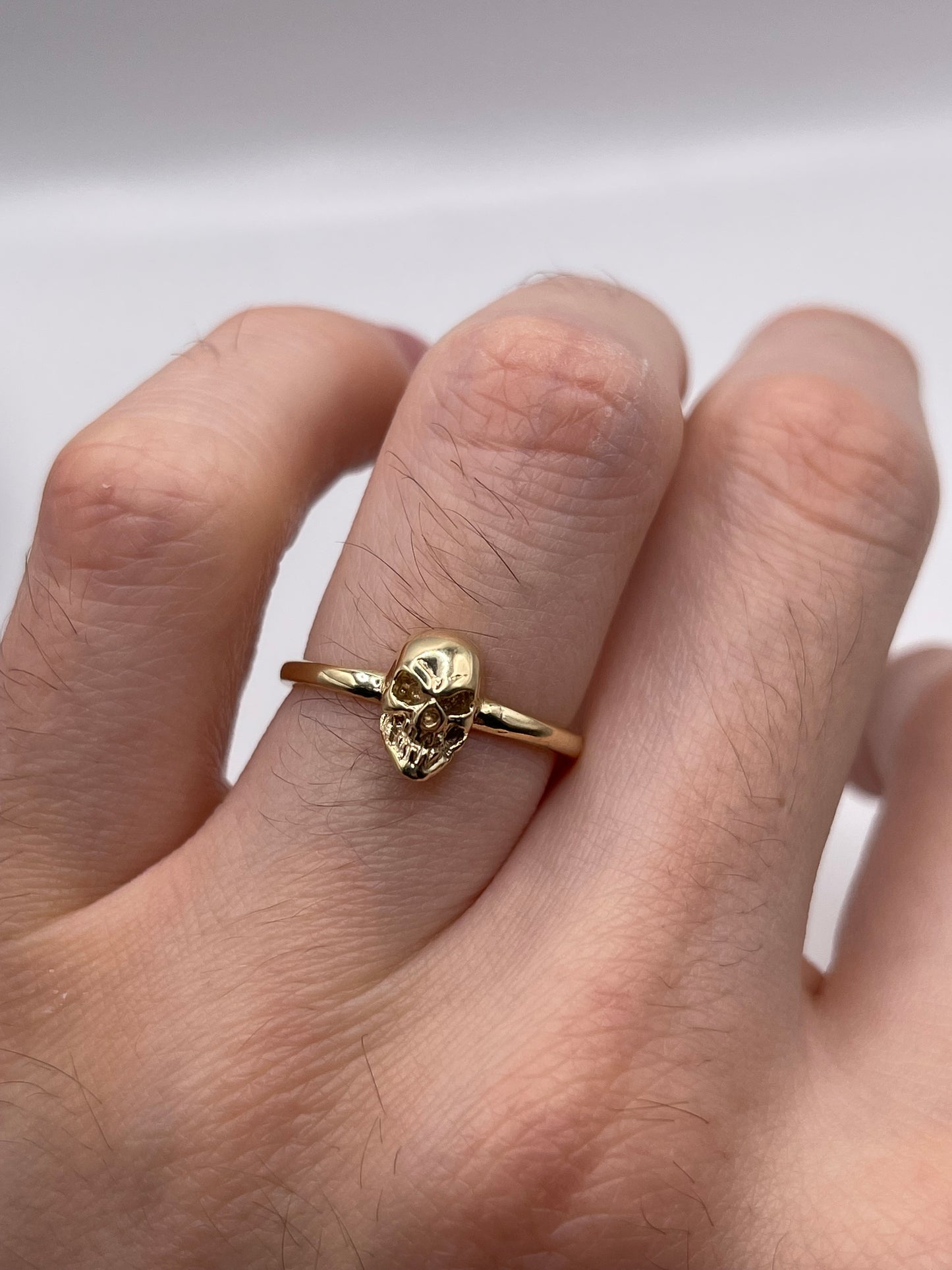 9ct gold skull ring