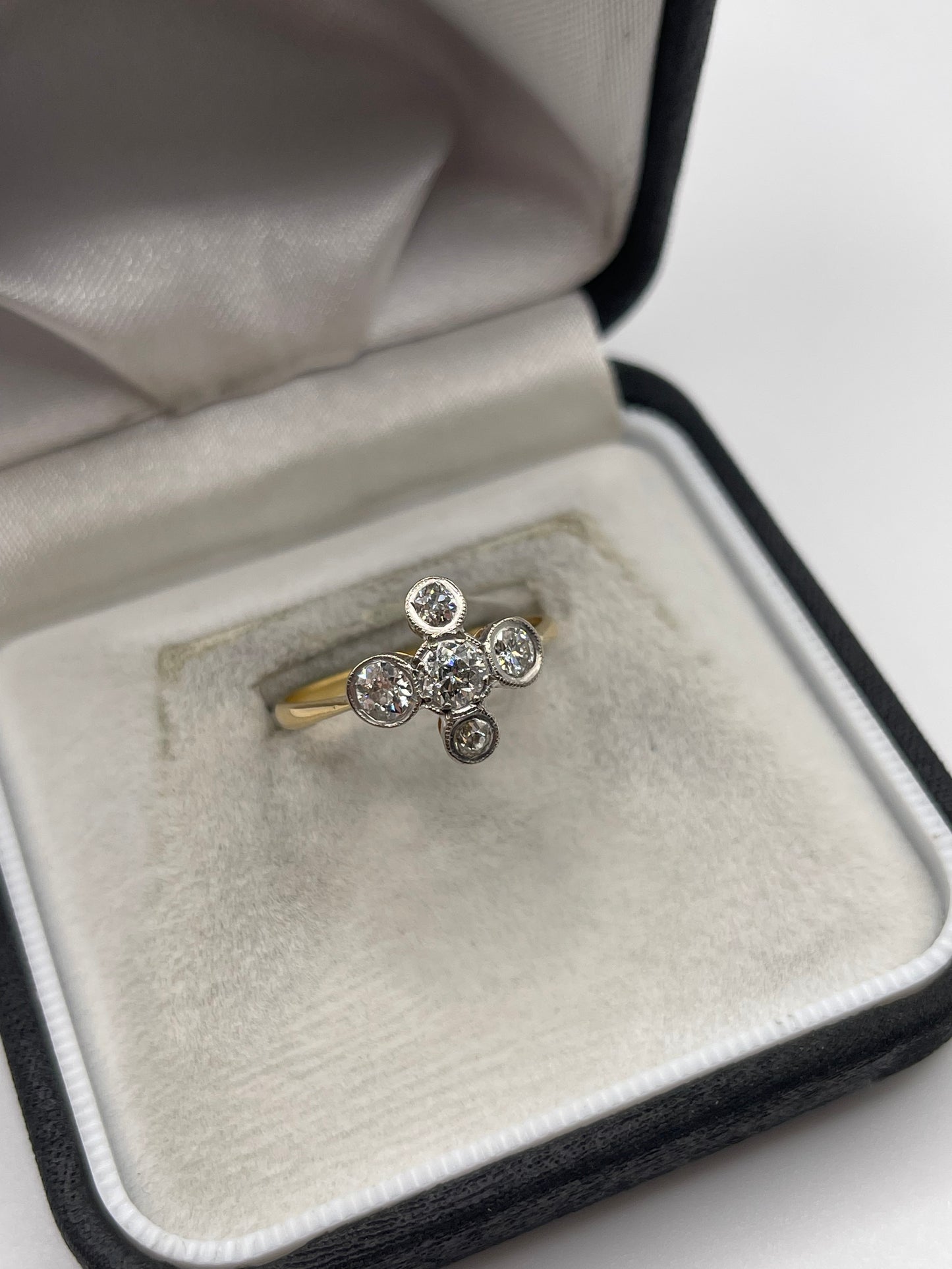18ct gold diamond ring