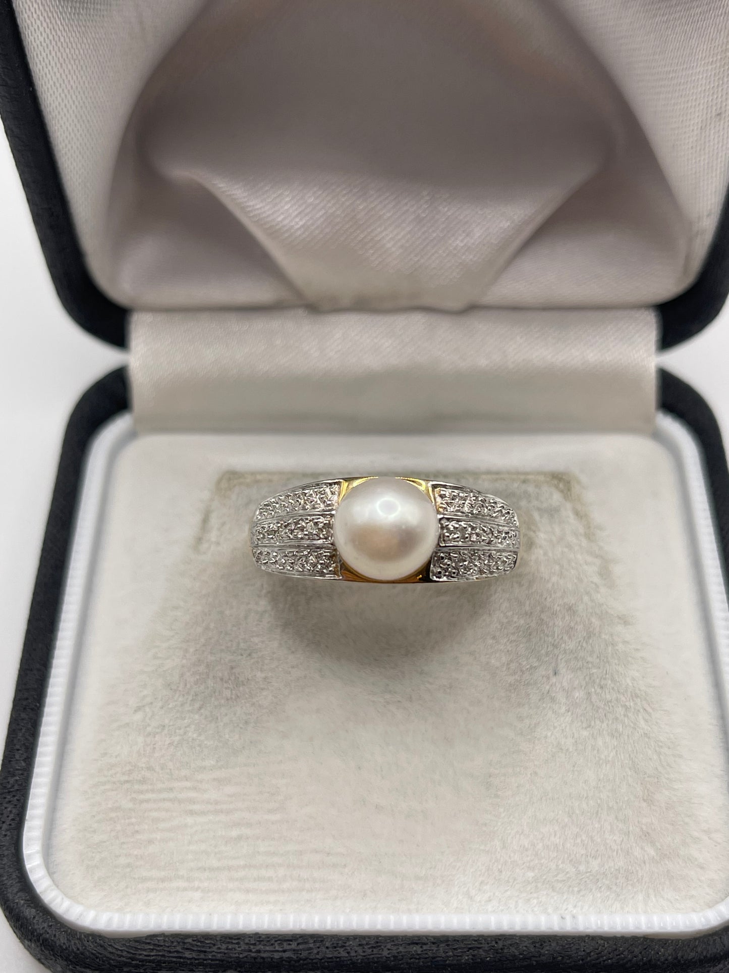 14ct gold pearl and diamond ring