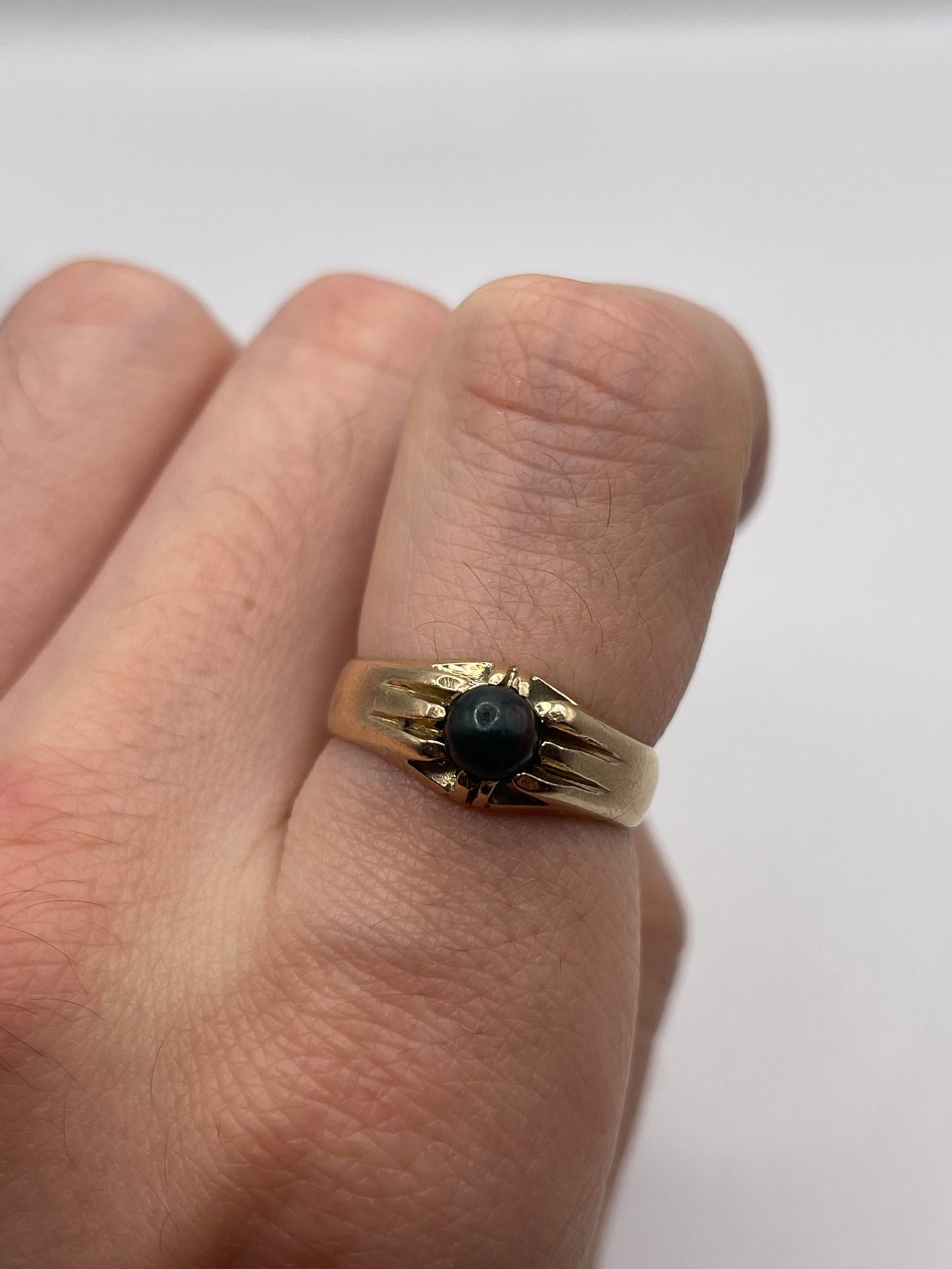 9ct gold bloodstone gypsy ring