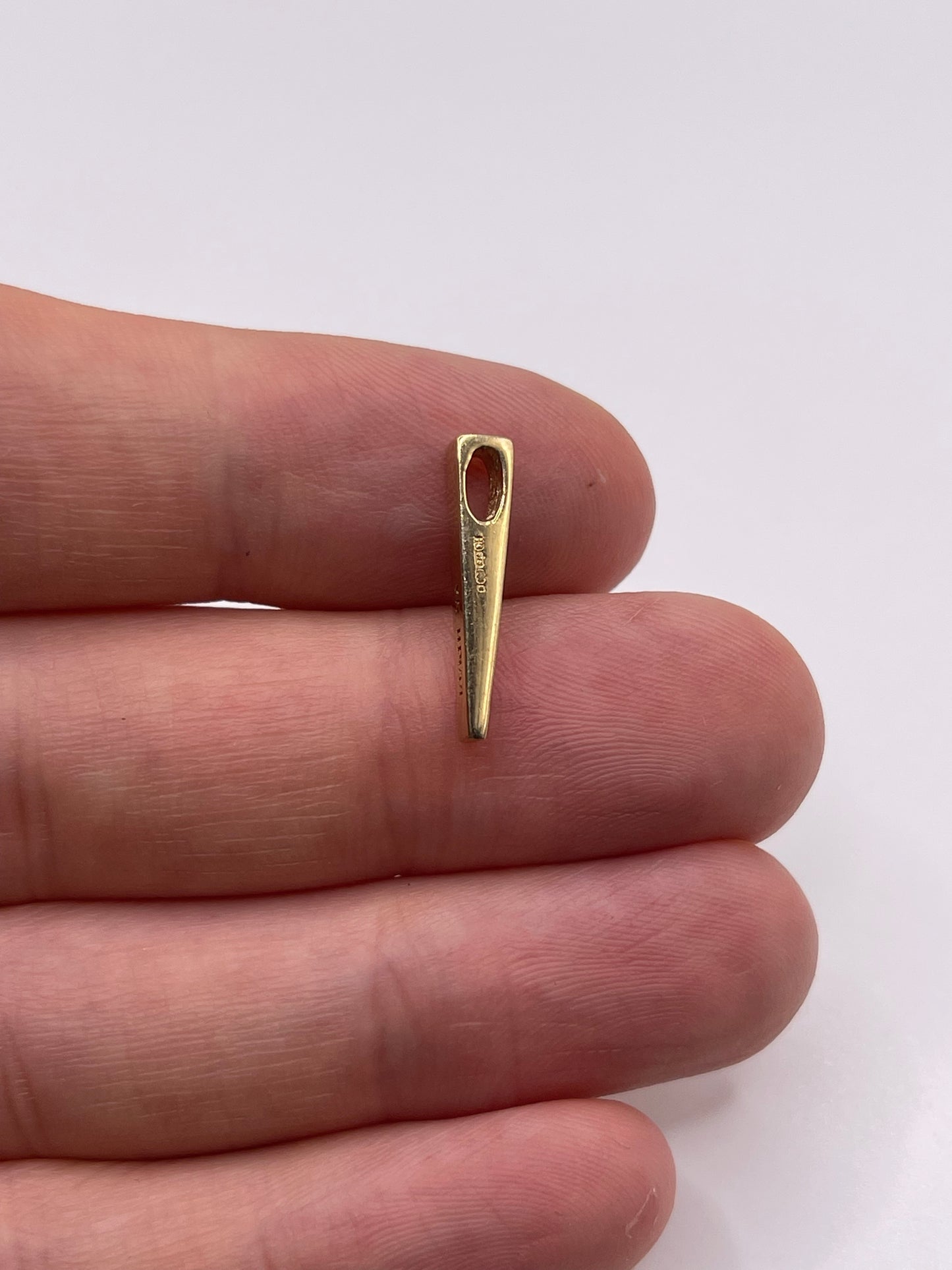 9ct gold diamond pendant