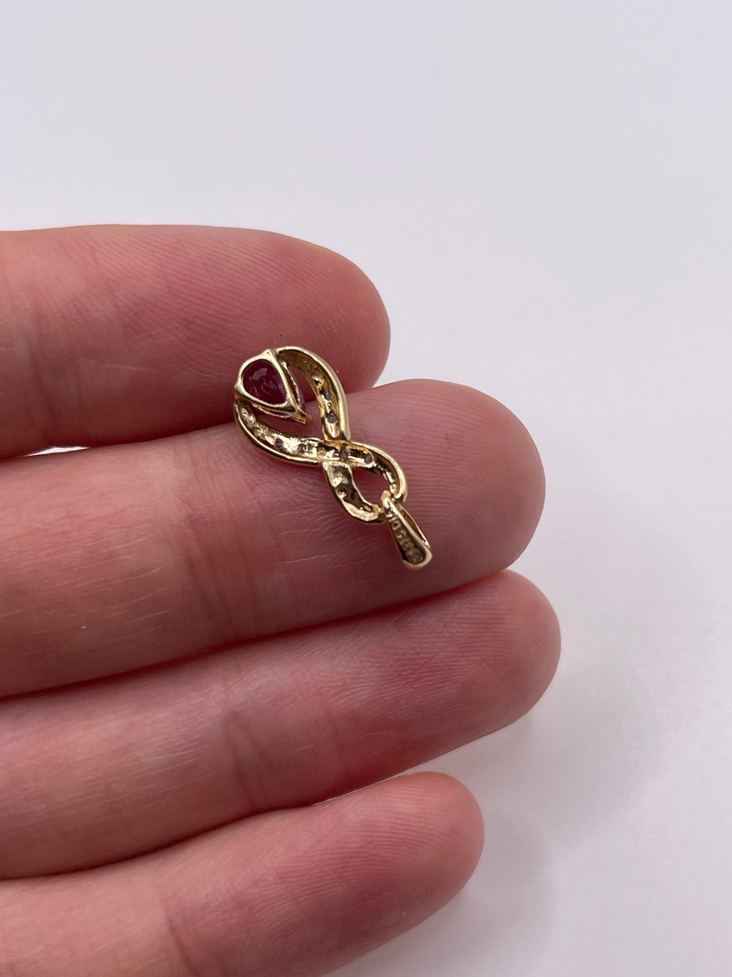 9ct gold ruby and diamond pendant