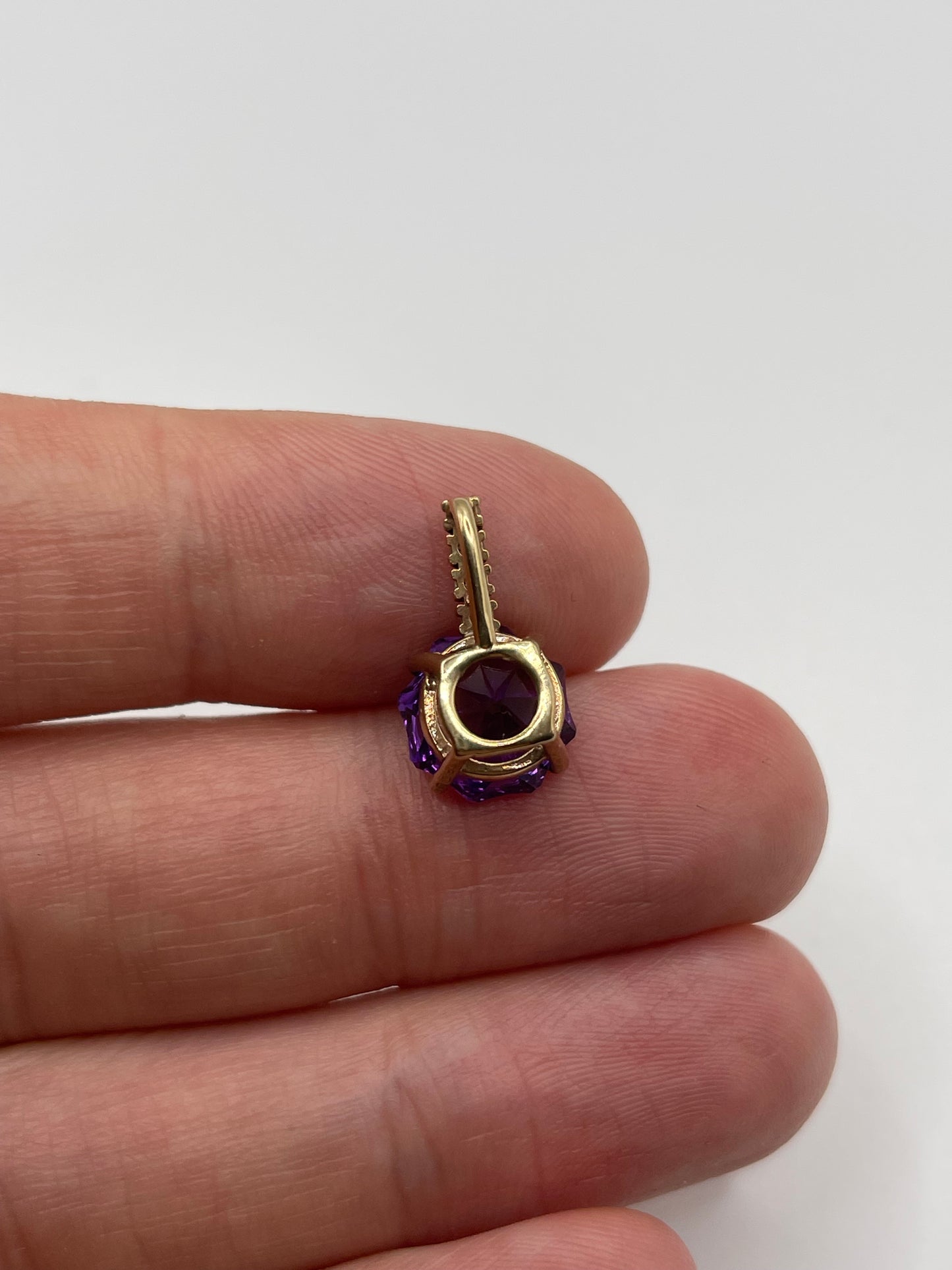 9ct gold amethyst and diamond pendant