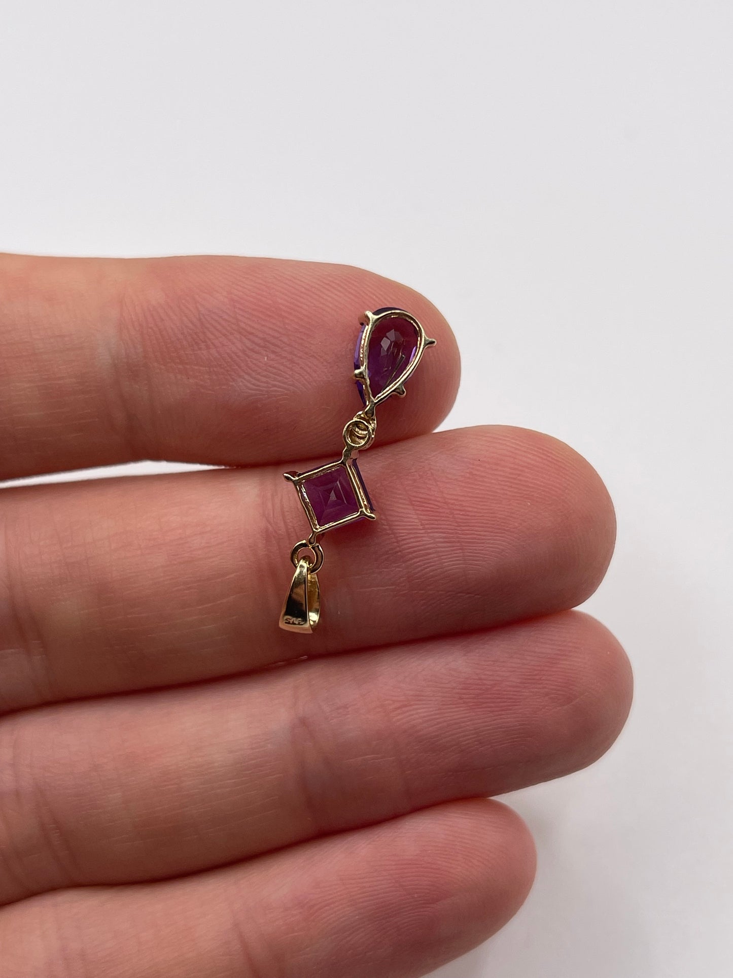 9ct gold amethyst and diamond pendant