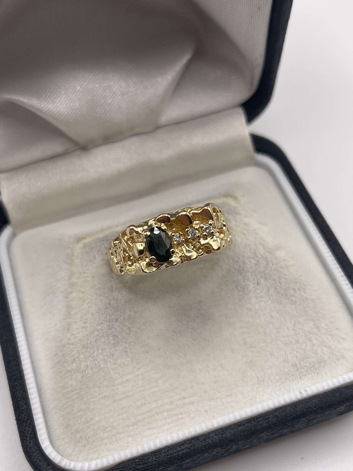9ct gold sapphire and diamond ring