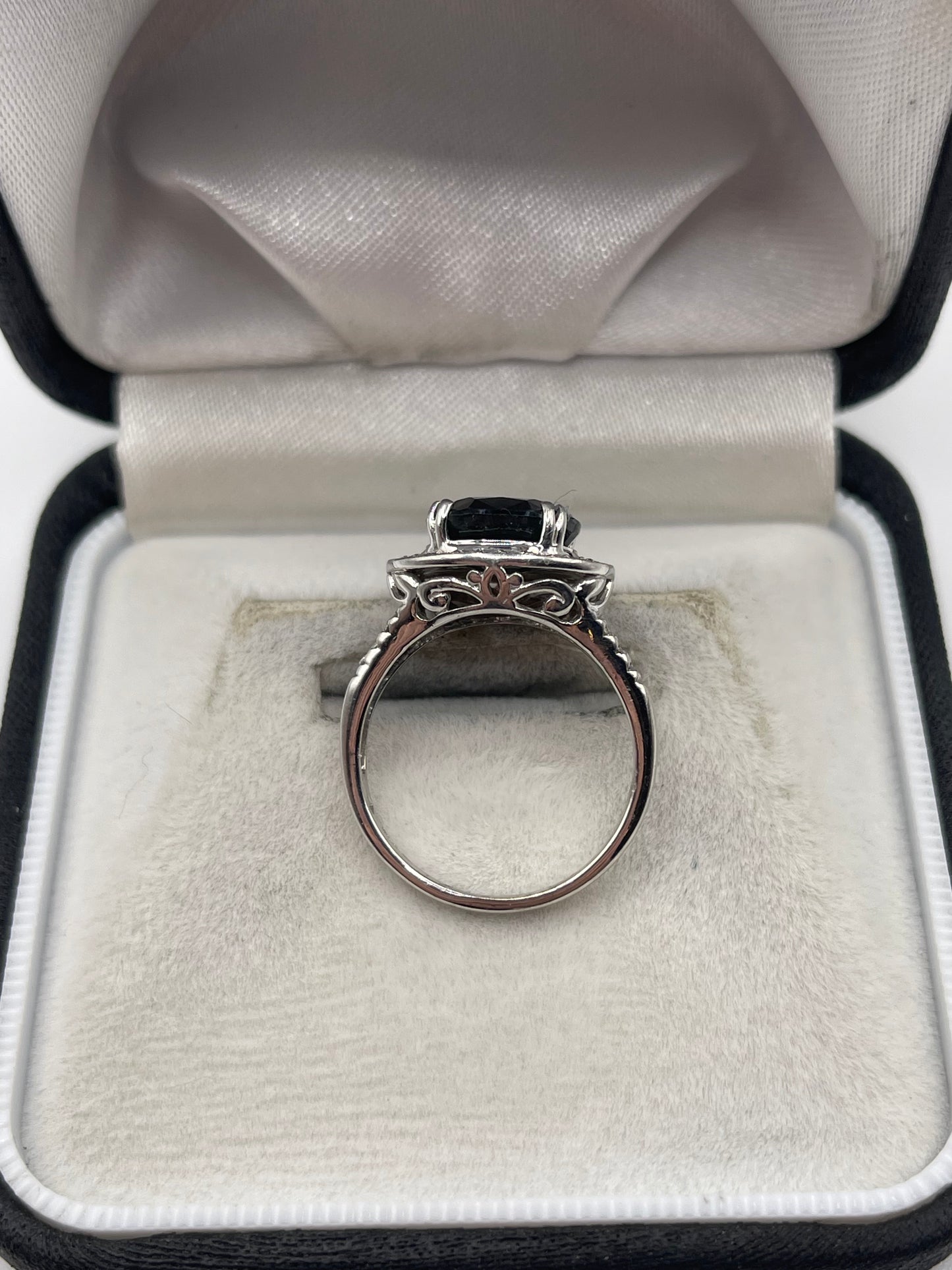 14ct white gold sapphire and diamond ring