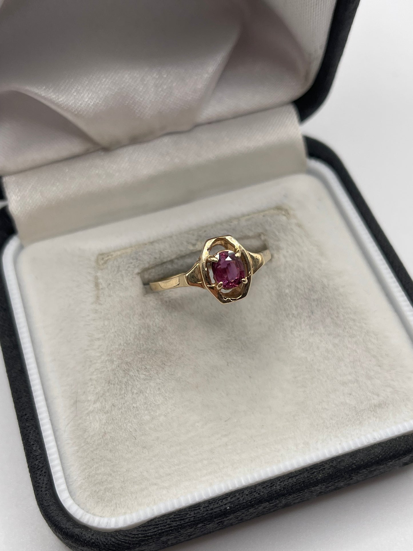 14ct gold ruby ring