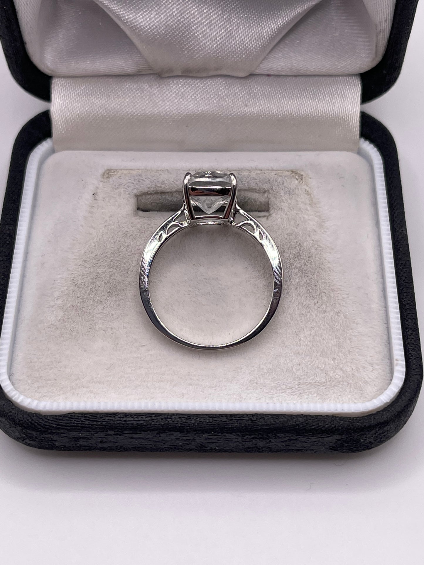 Silver topaz ring
