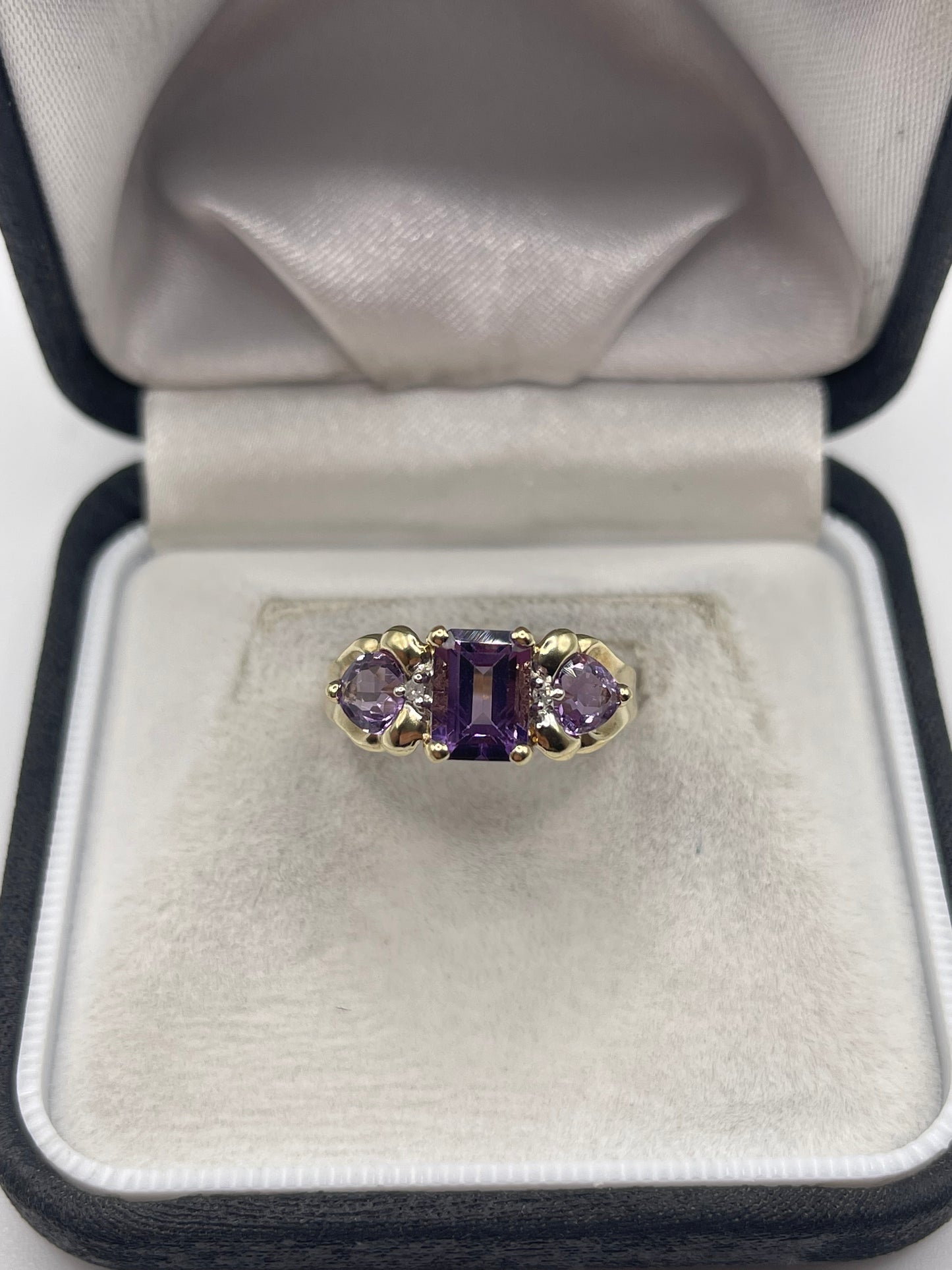 9ct gold amethyst and diamond ring