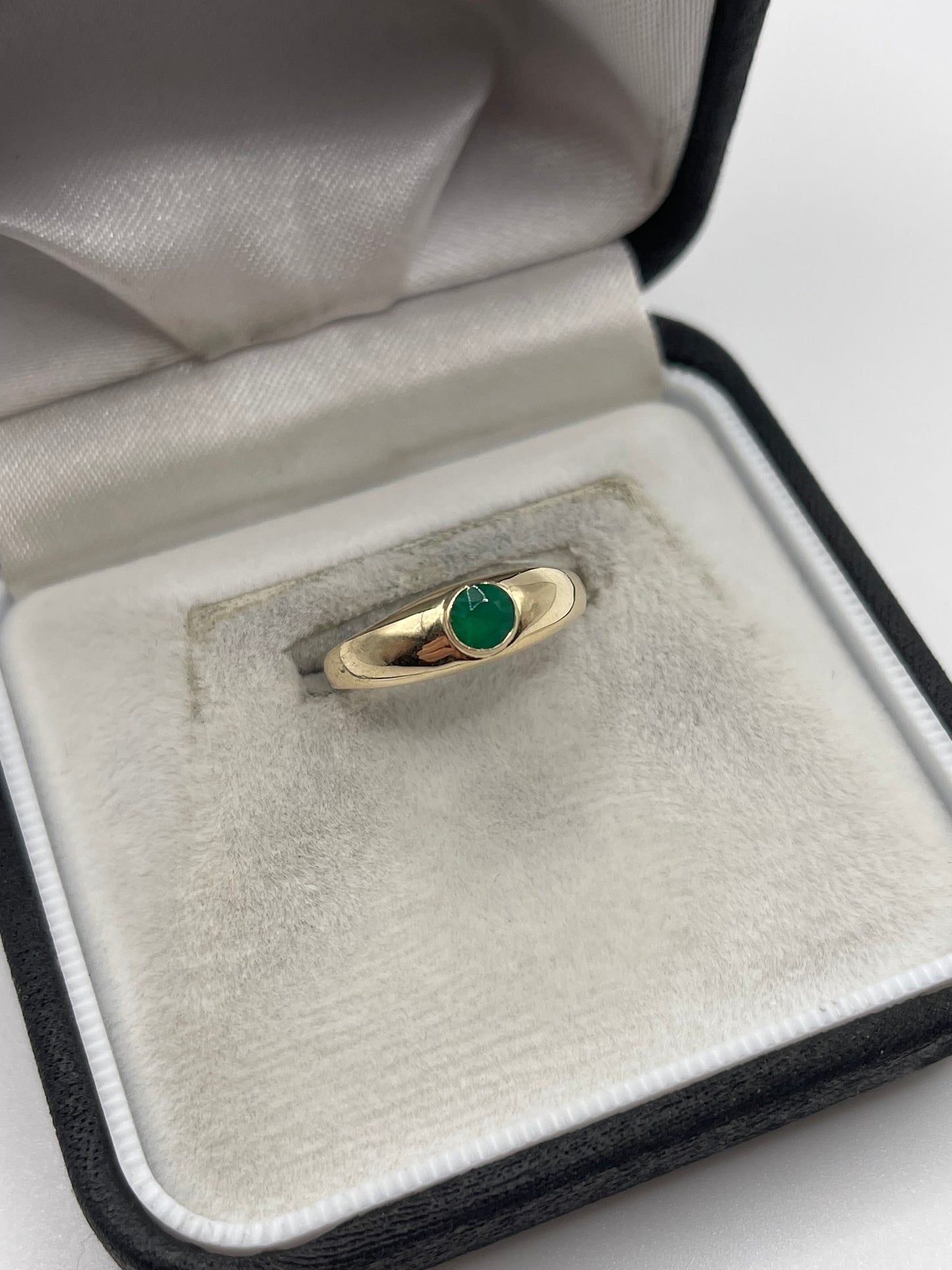 9ct gold green agate gypsy ring