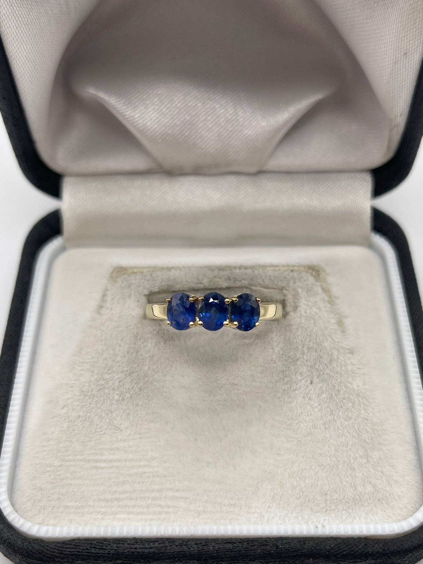 9ct gold kyanite ring