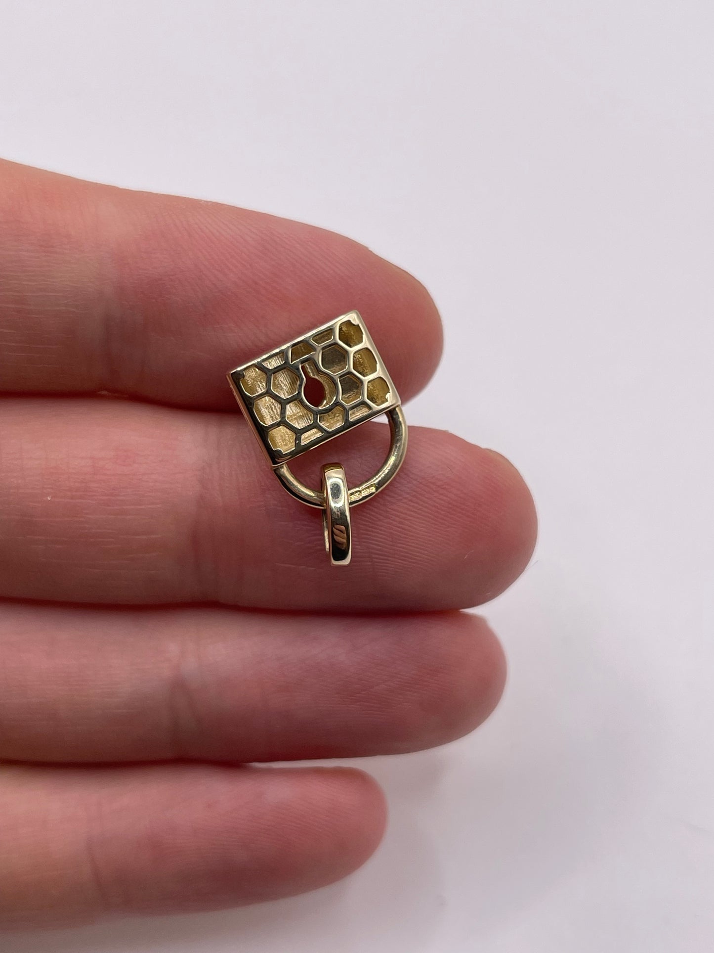 9ct gold padlock pendant