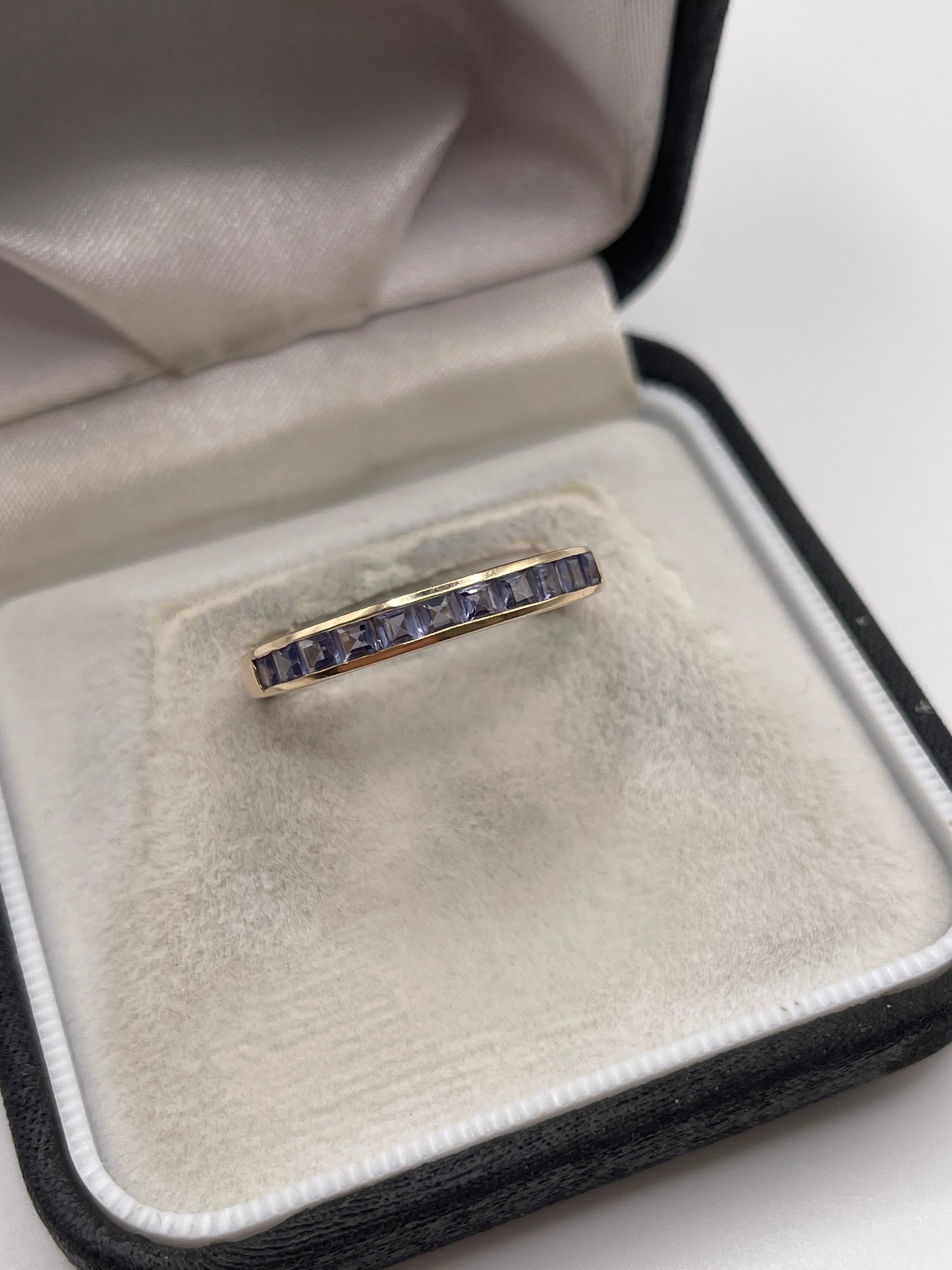 9ct gold tanzanite ring