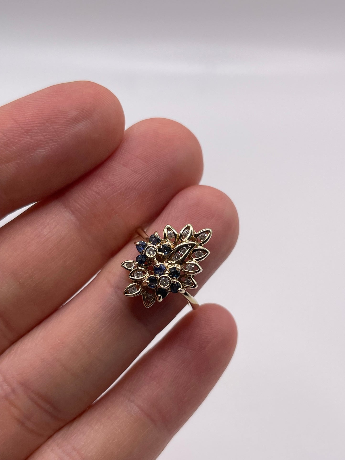 9ct gold sapphire and diamond ring