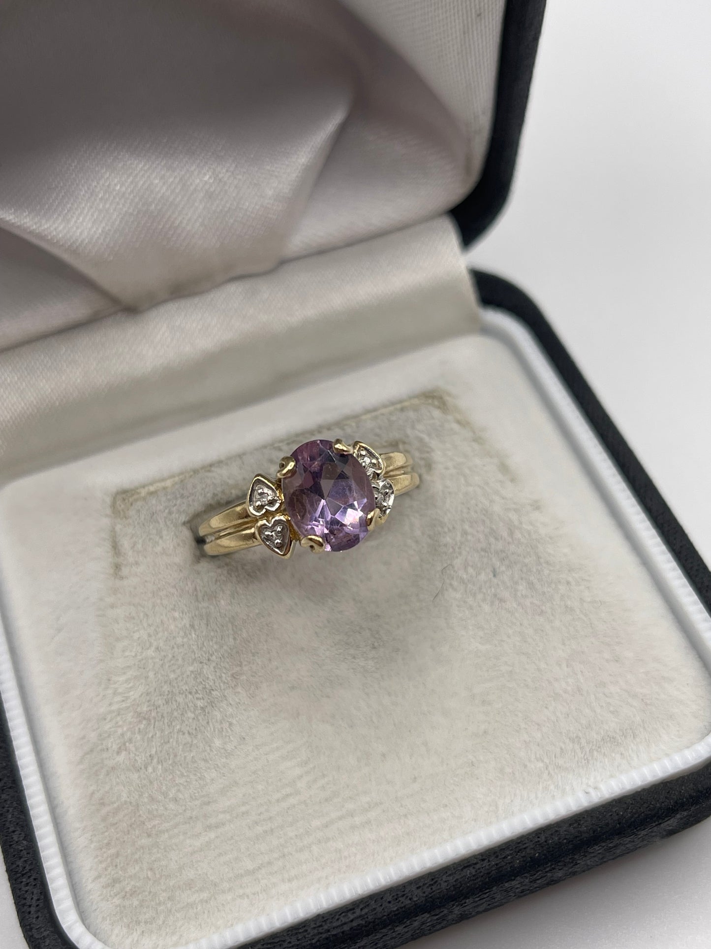 9ct gold amethyst and diamond ring