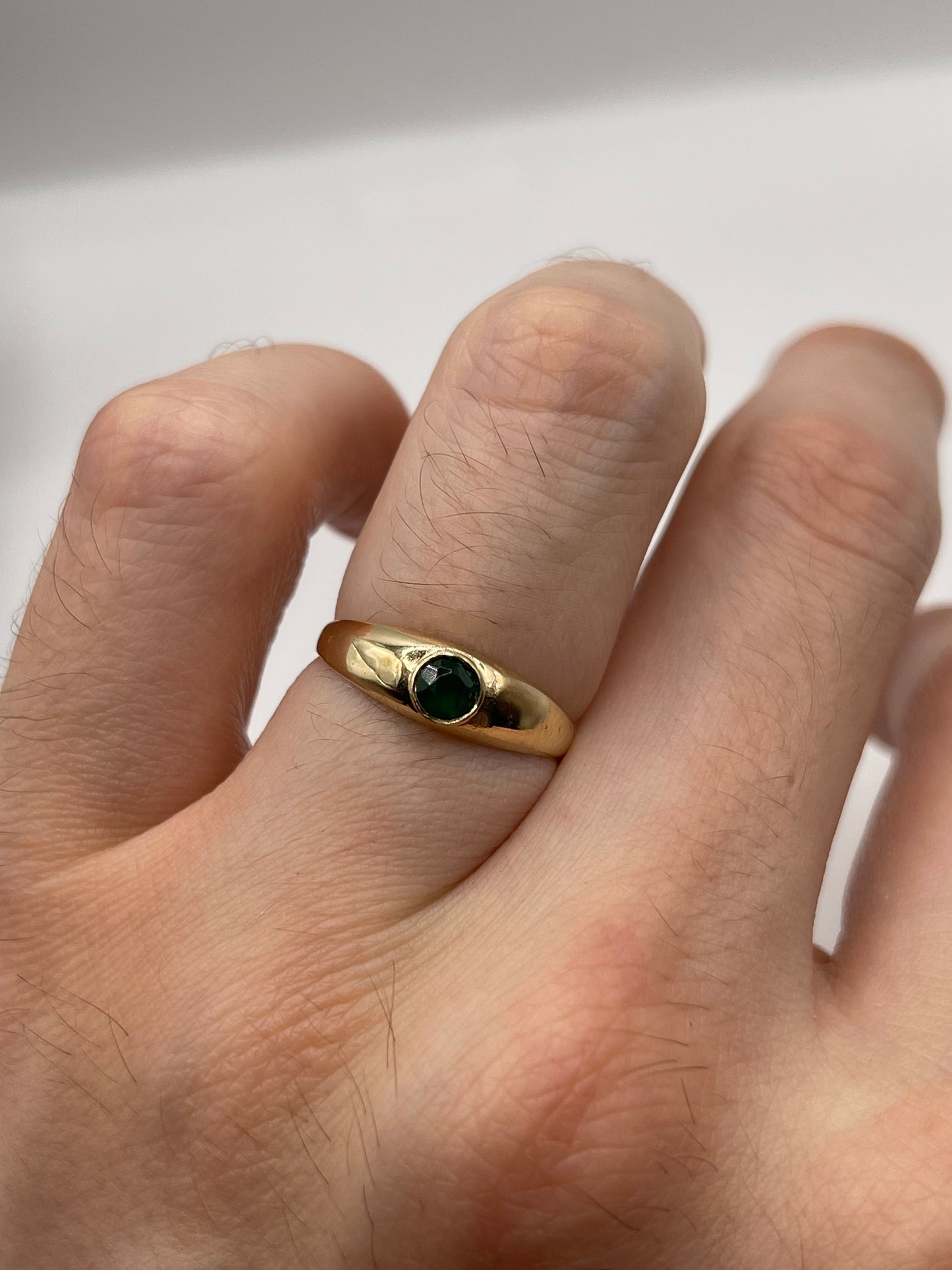 9ct gold green agate gypsy ring
