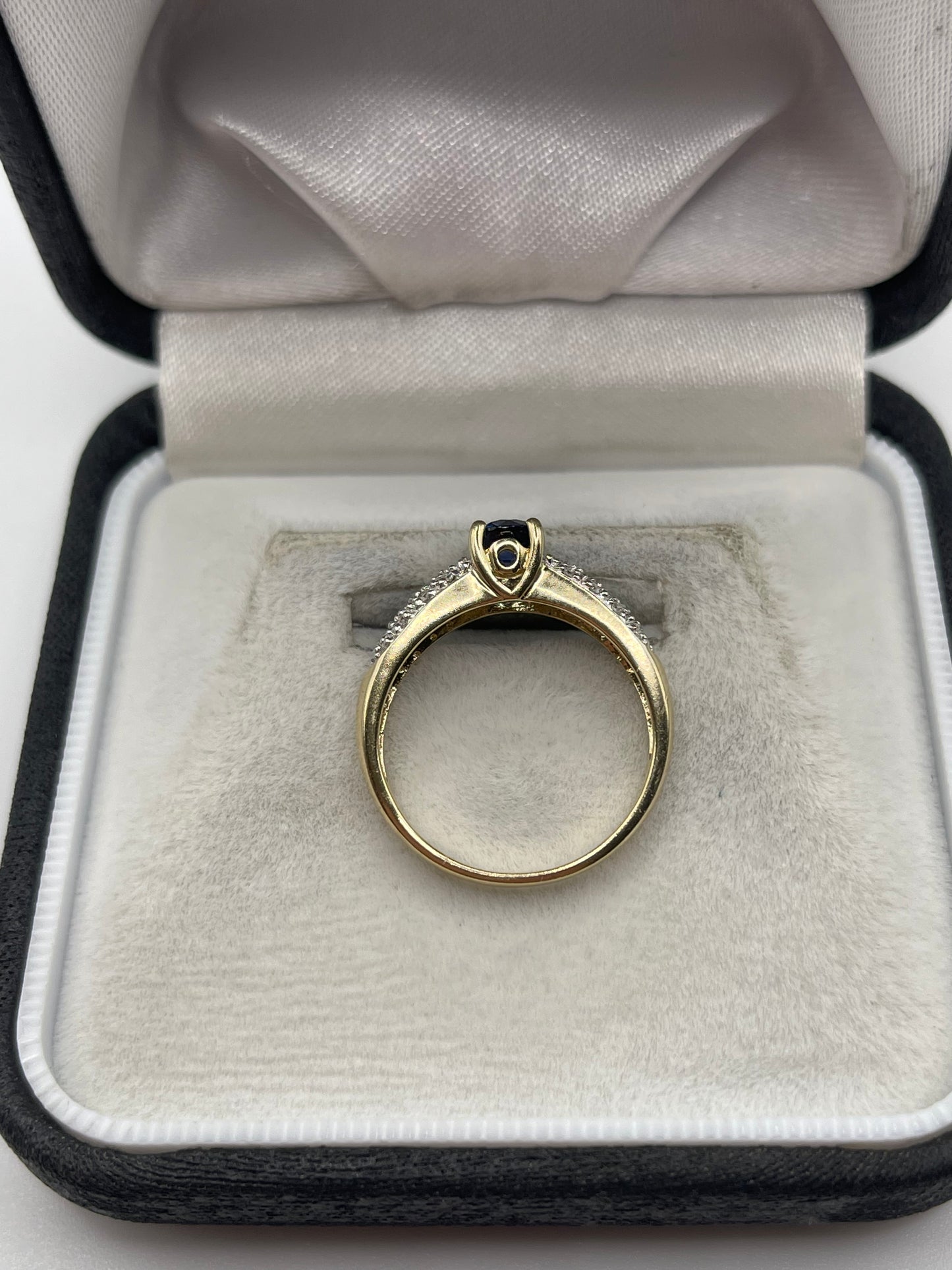 9ct gold kyanite and diamond ring