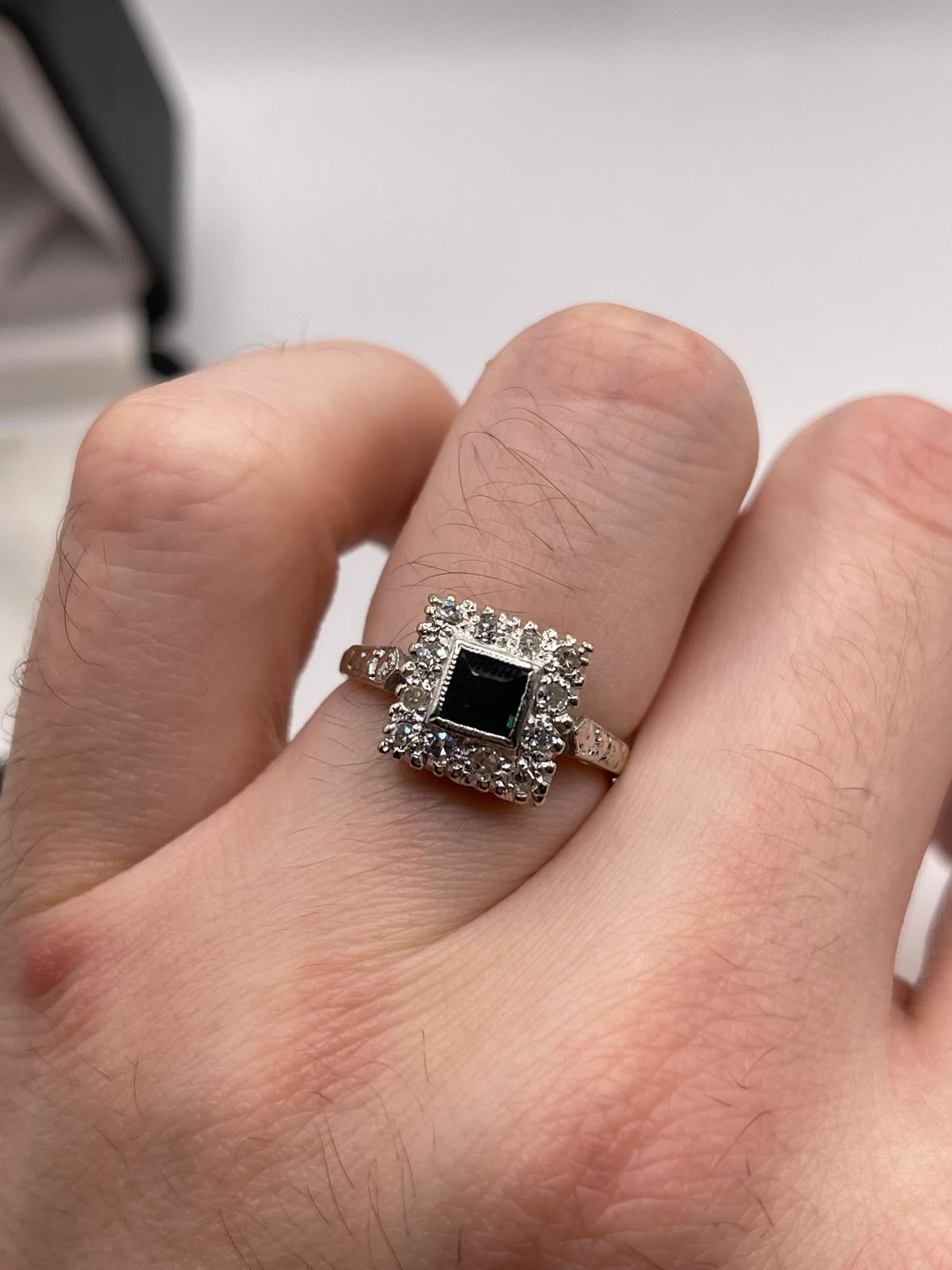 18ct gold sapphire and diamond ring