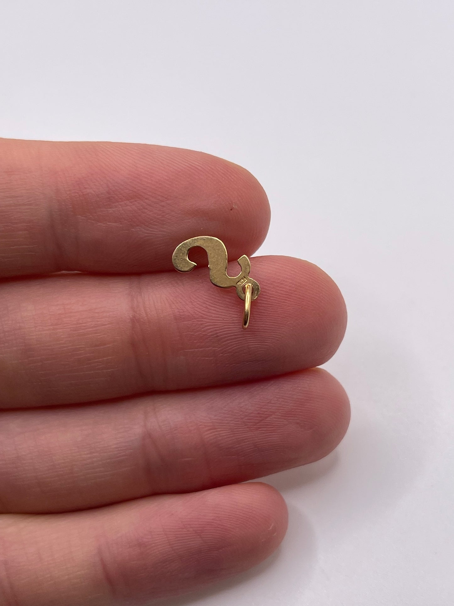 9ct gold initial S charm