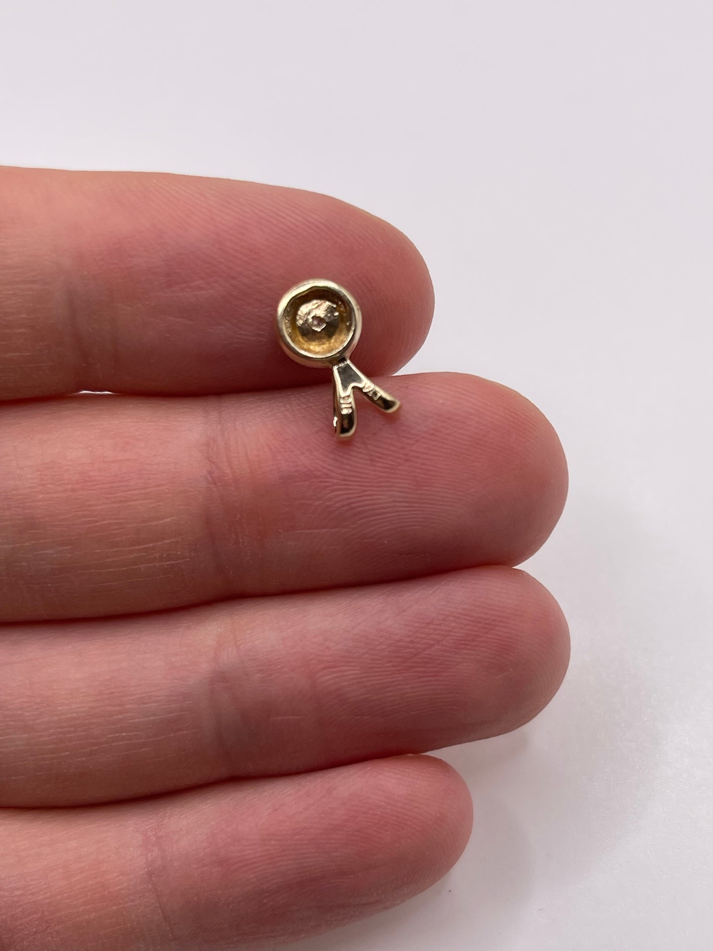 9ct gold diamond pendant