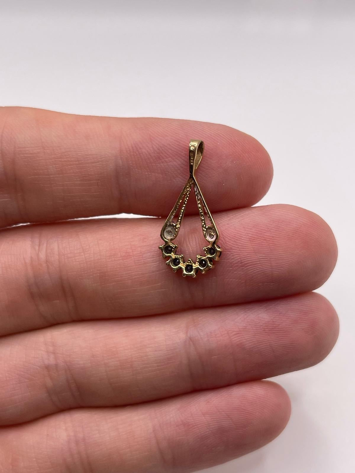 9ct gold sapphire and diamond pendant