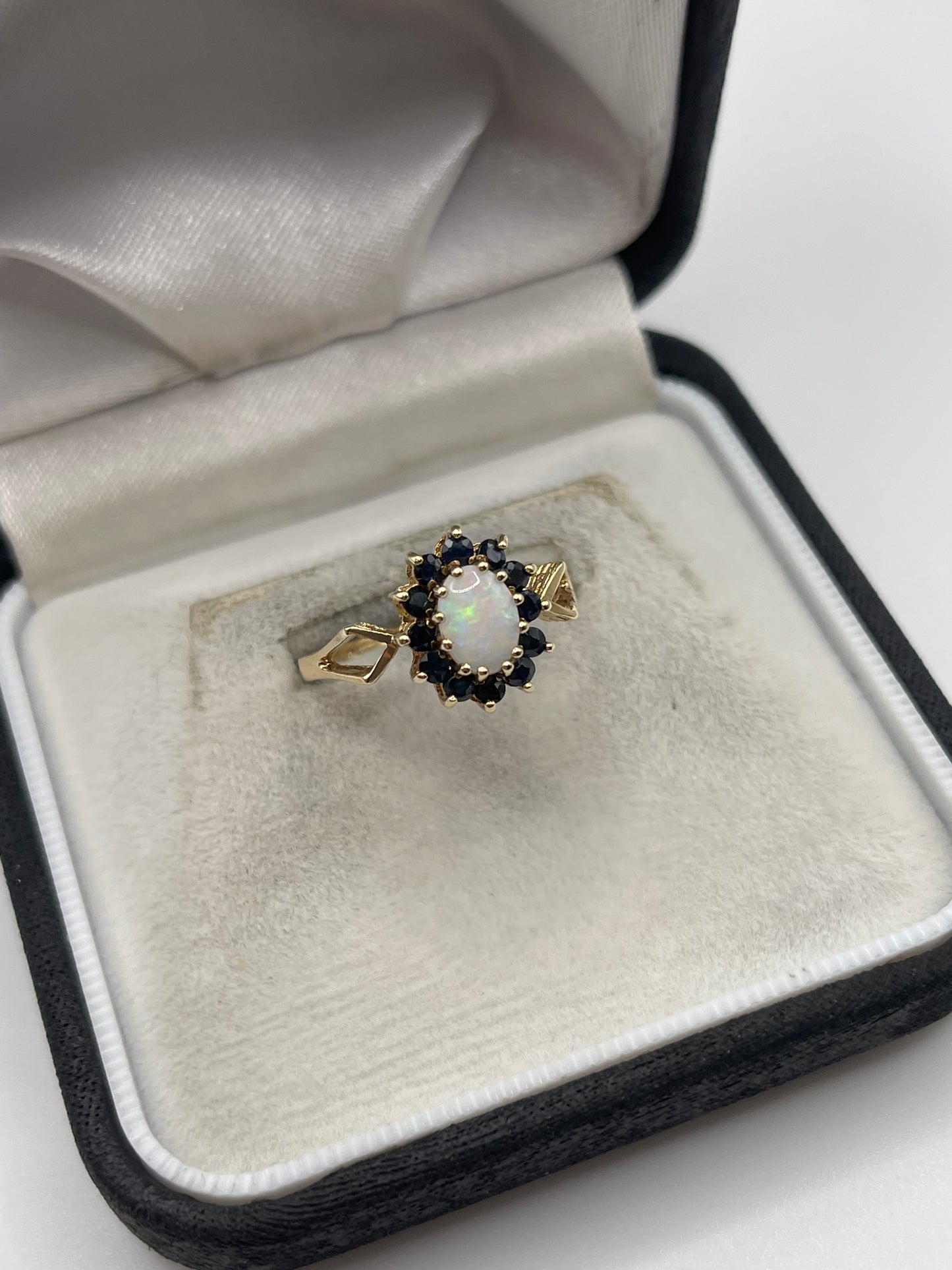 9ct gold opal and sapphire ring