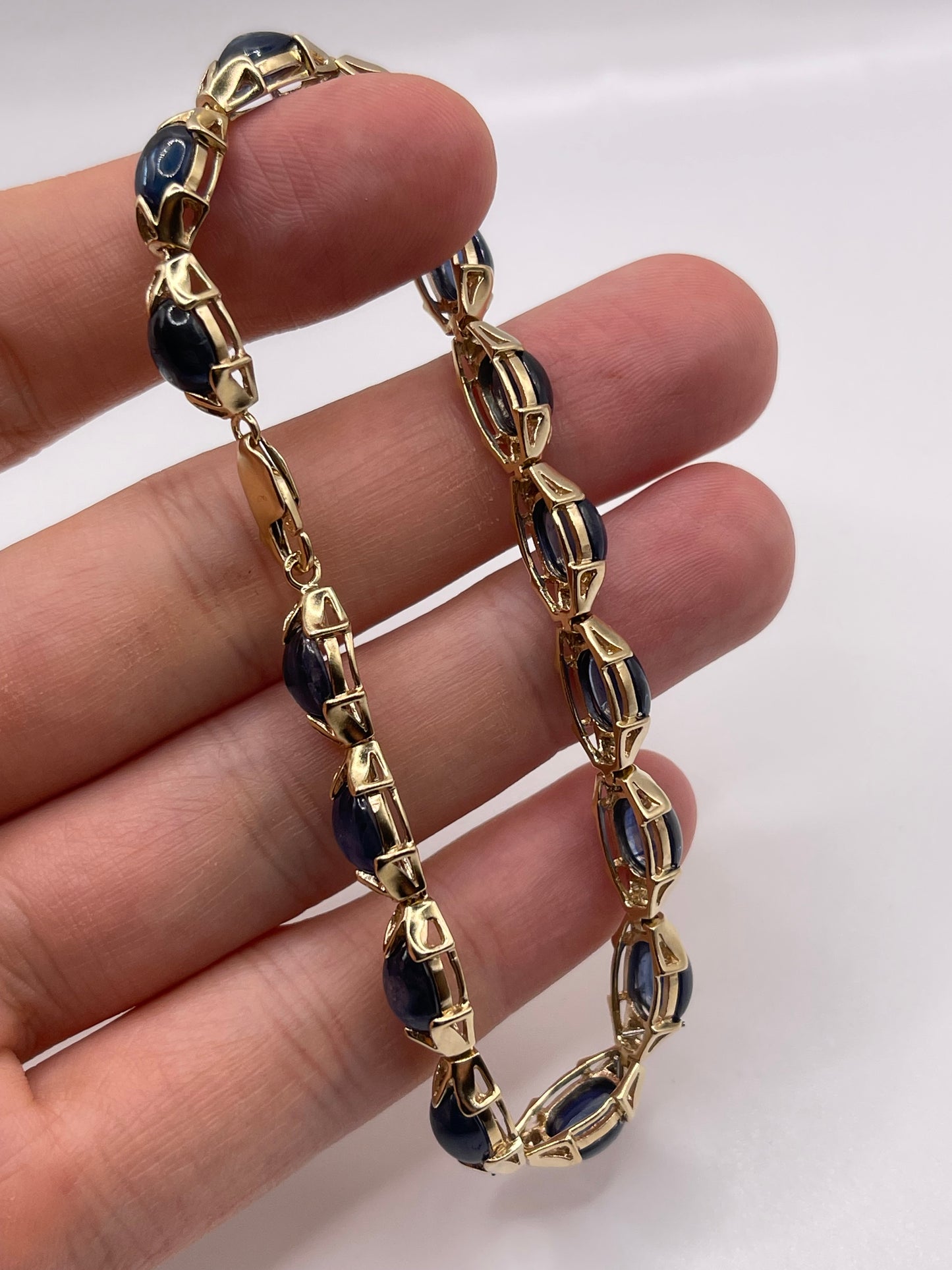 9ct gold cabochon sapphire bracelet