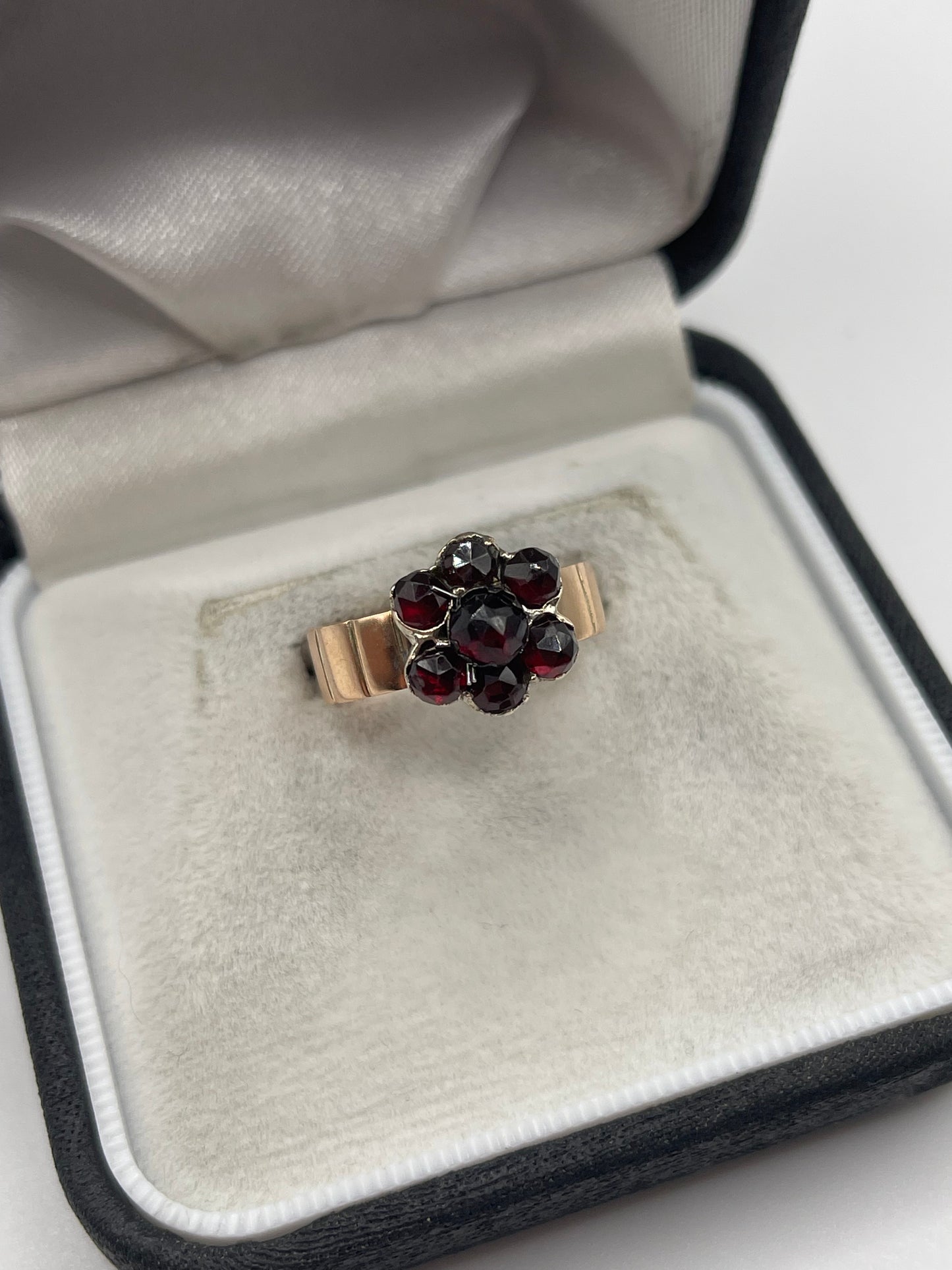 9ct rose gold garnet ring