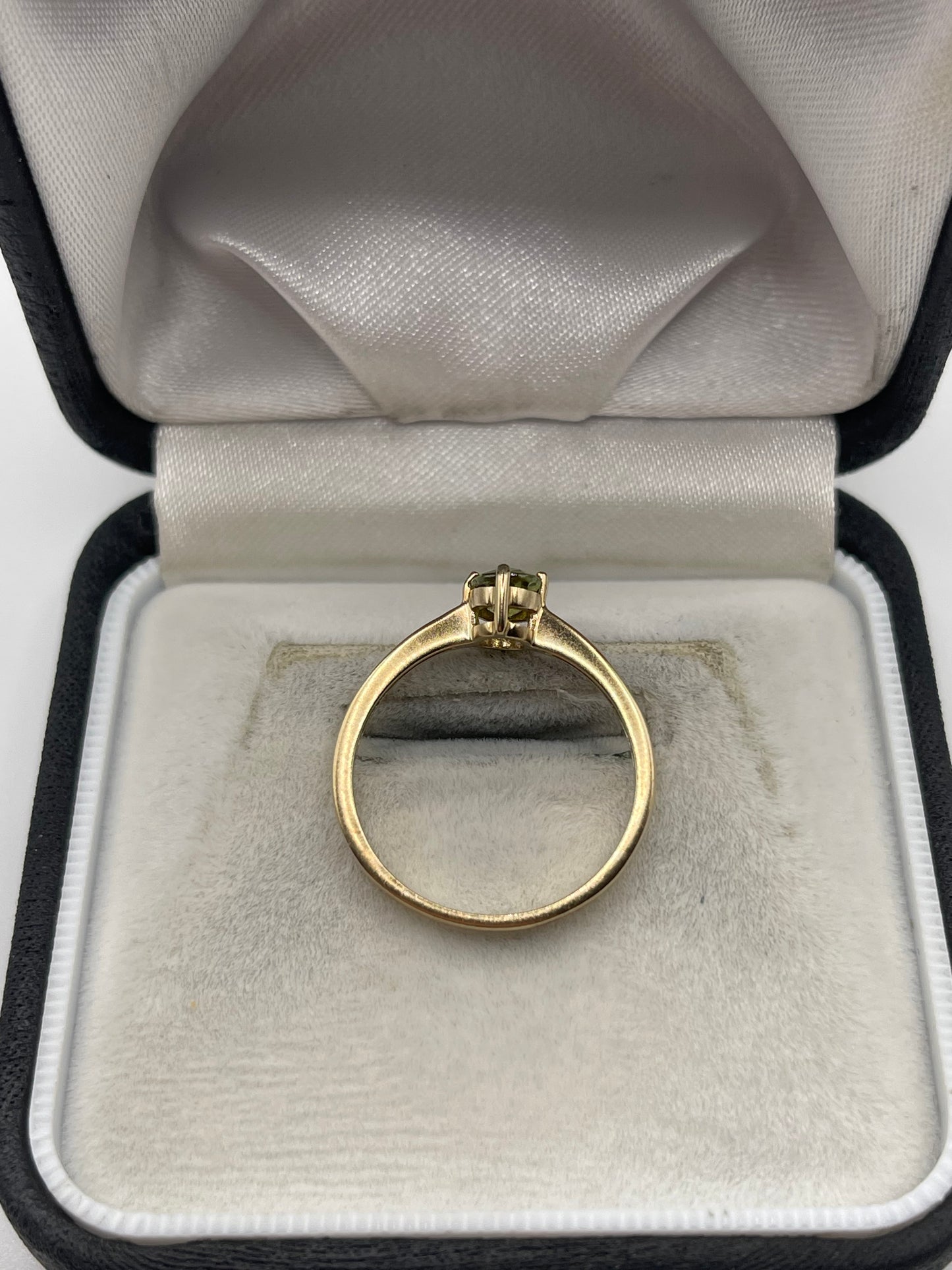 9ct gold sphene ring