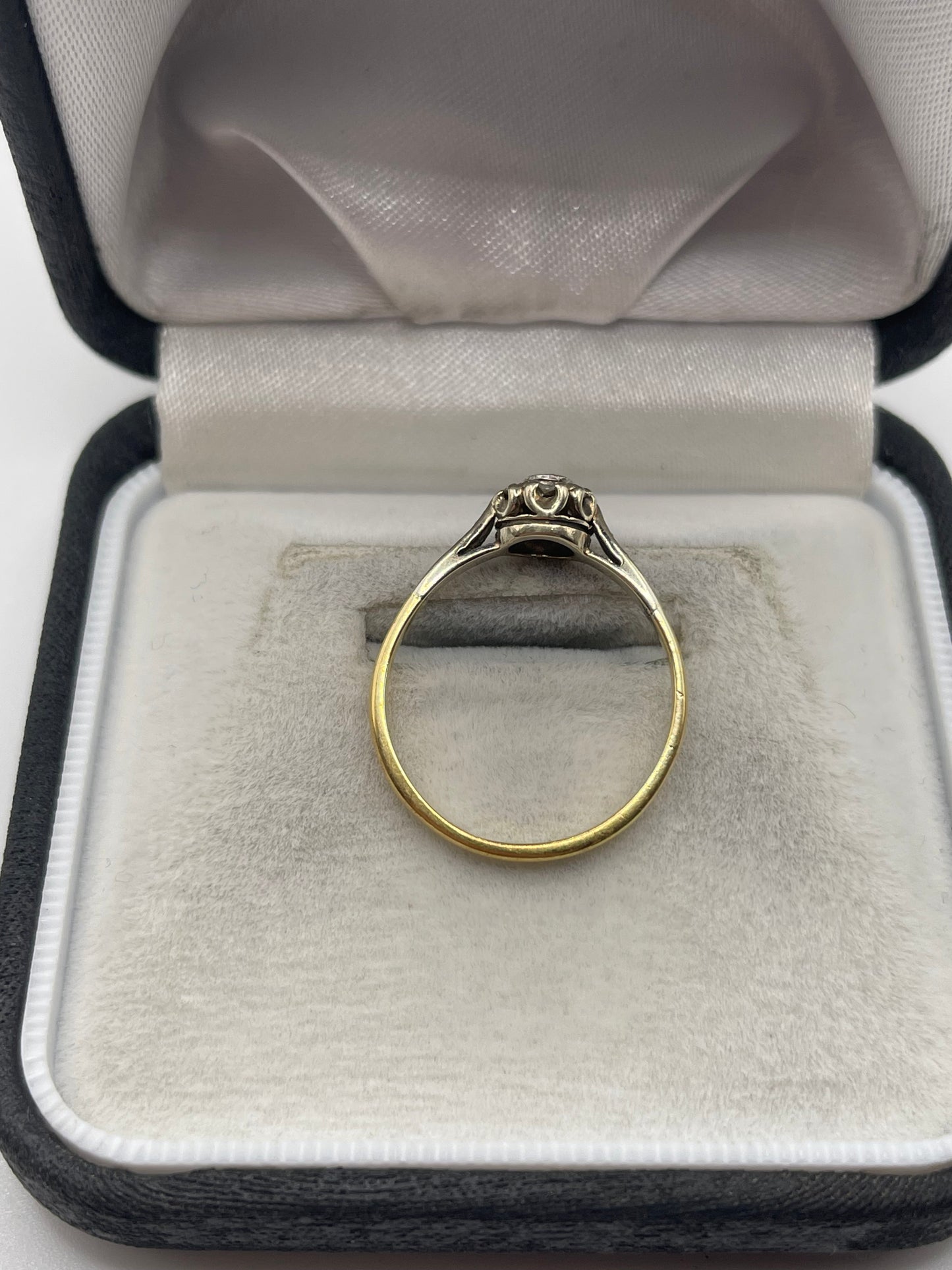 18ct gold diamond cluster ring
