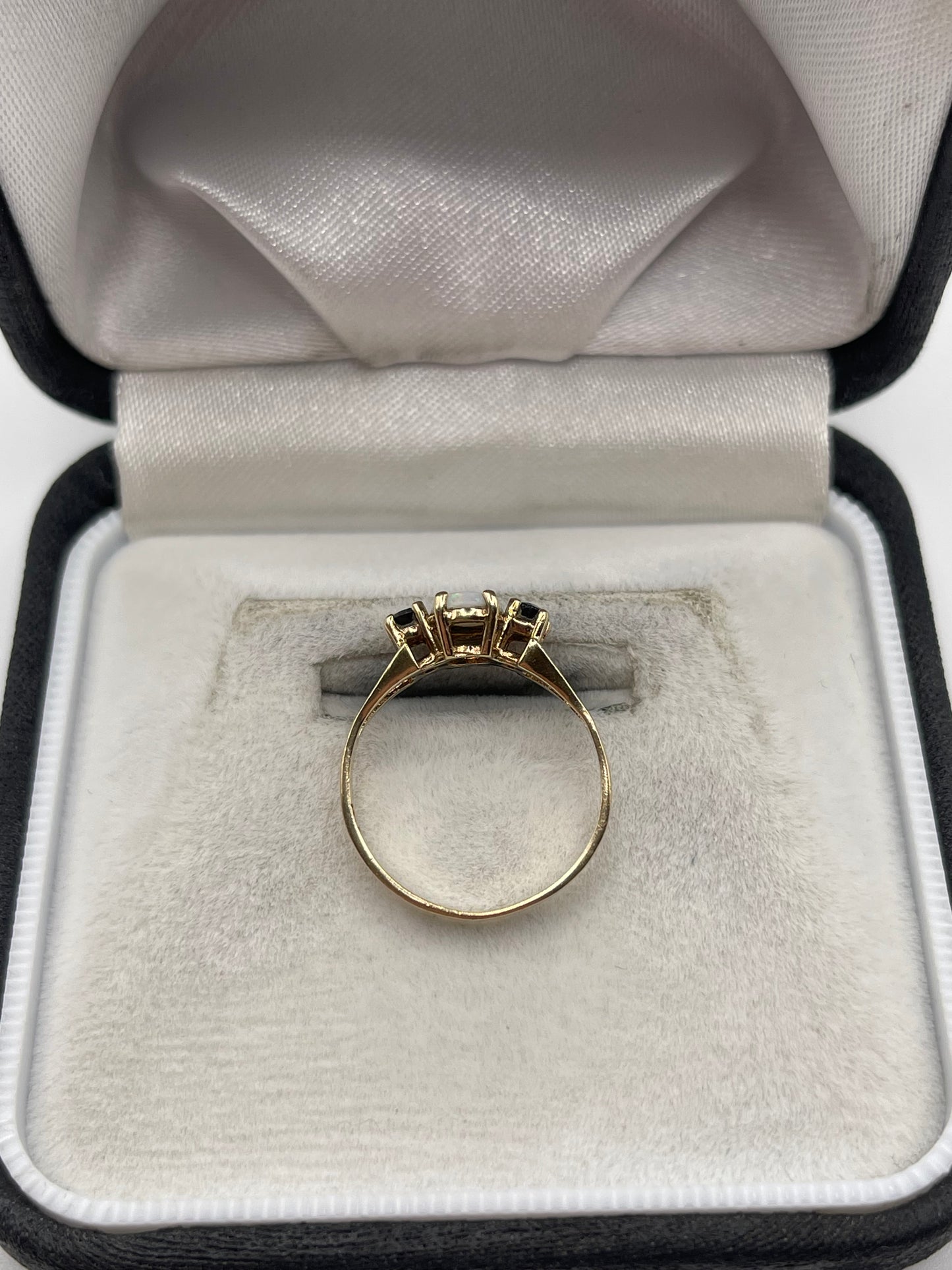 9ct gold opal and sapphire ring