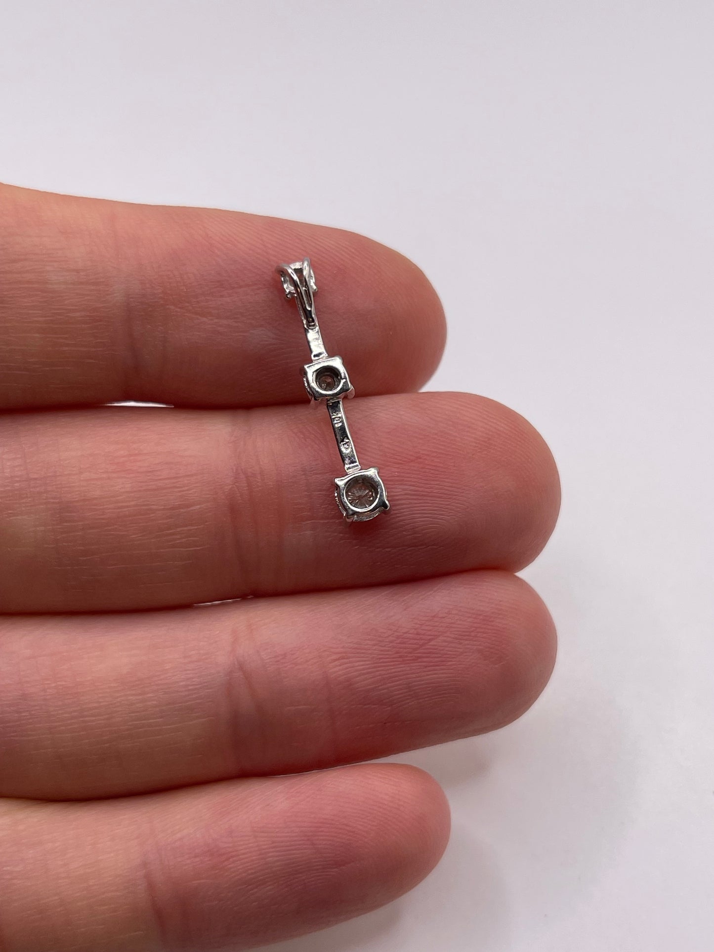 9ct white gold diamond pendant