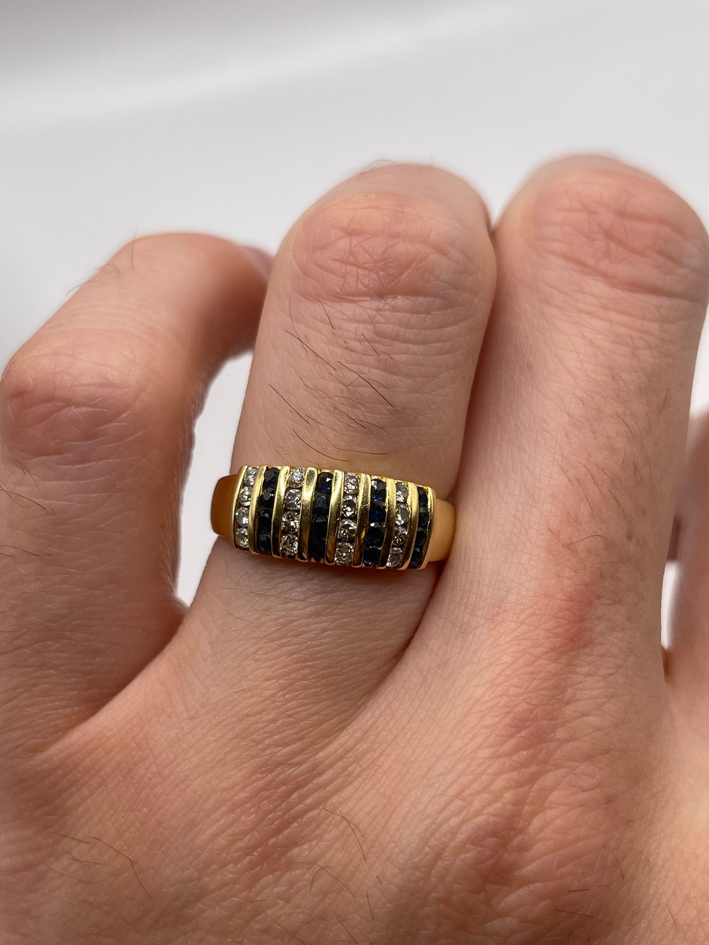 18ct gold sapphire and diamond ring