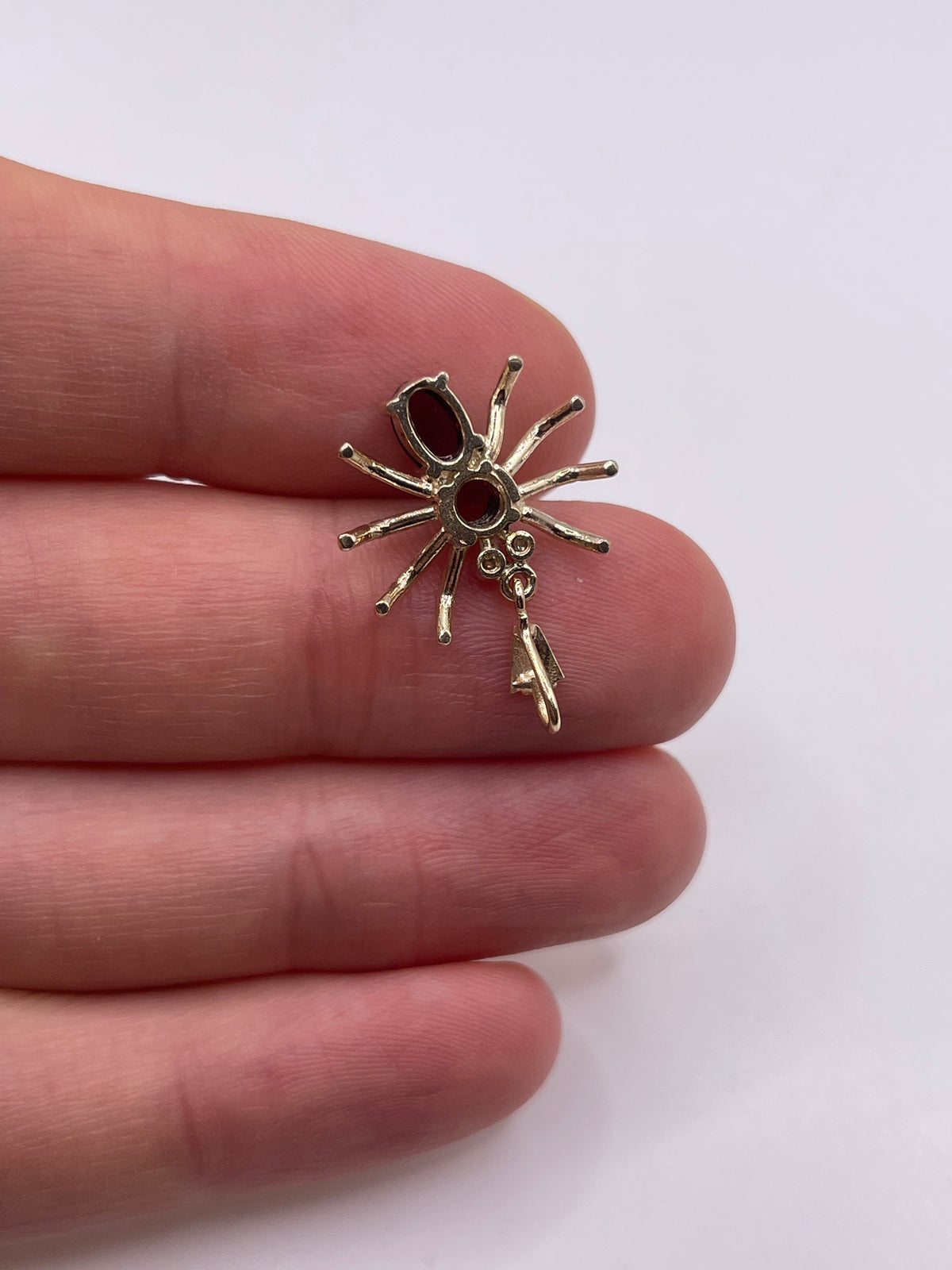 9ct gold cabochon garnet and diamond spider pendant