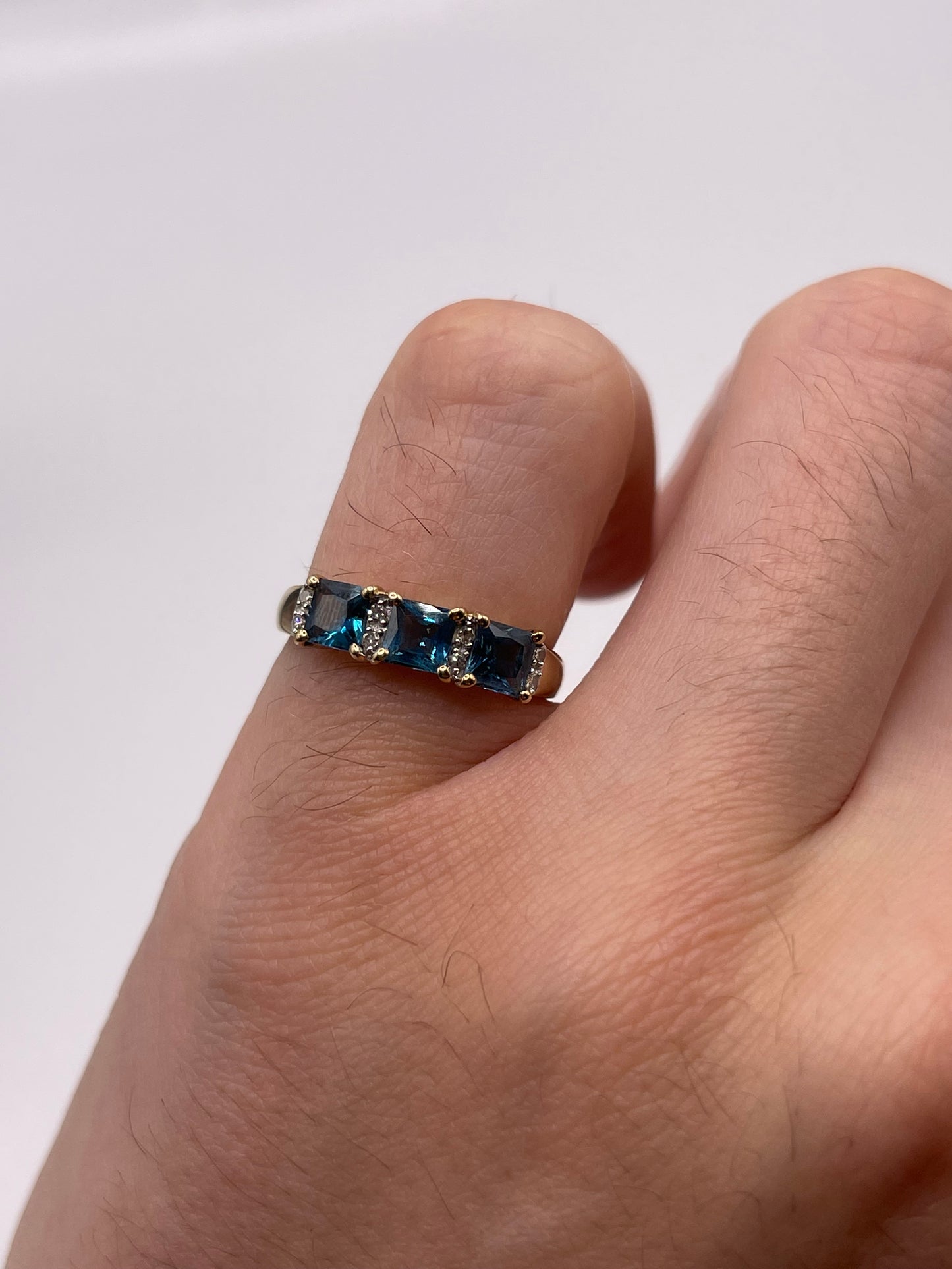 9ct gold topaz and diamond ring