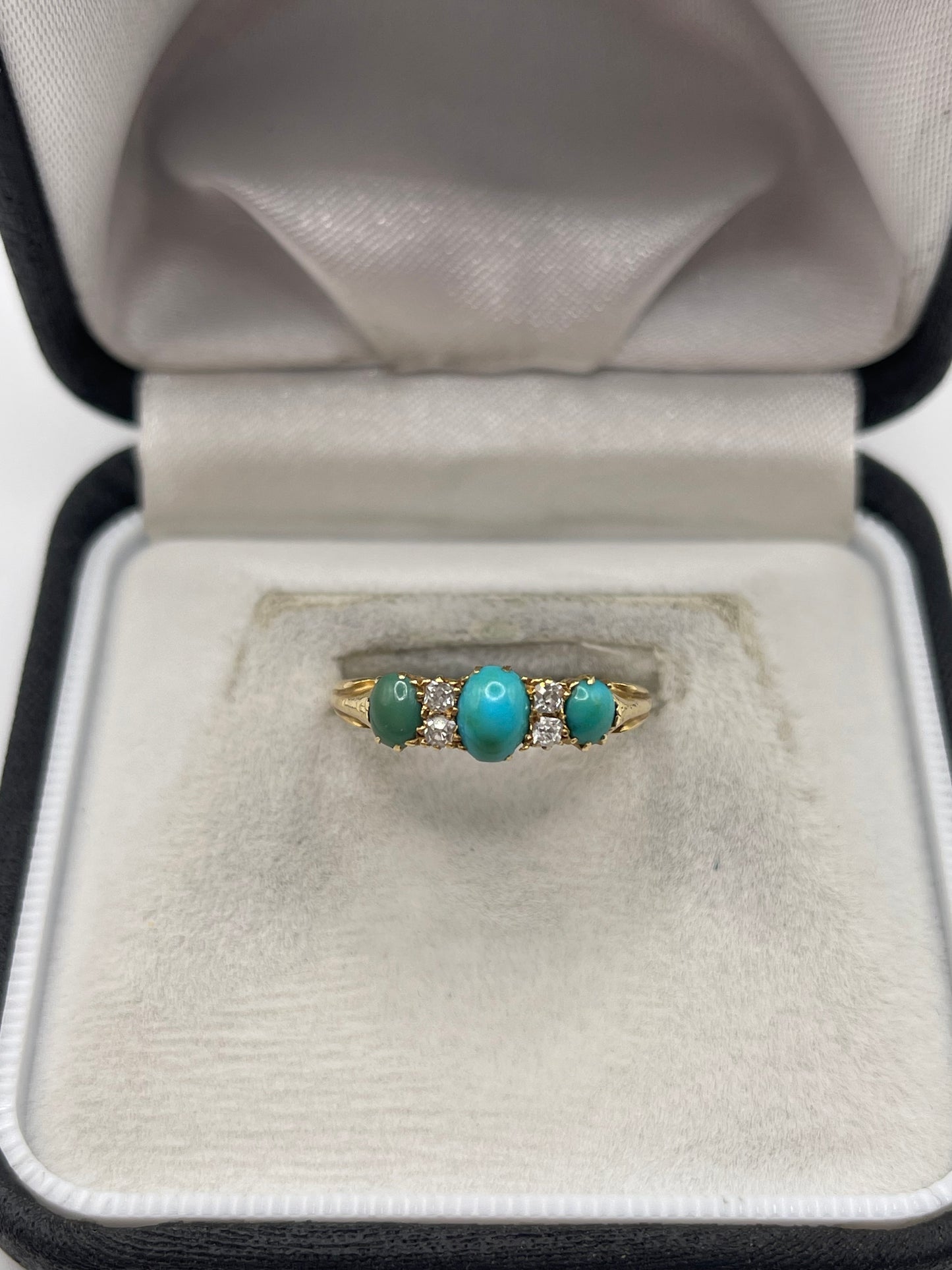 Antique 18ct gold turquoise and diamond ring