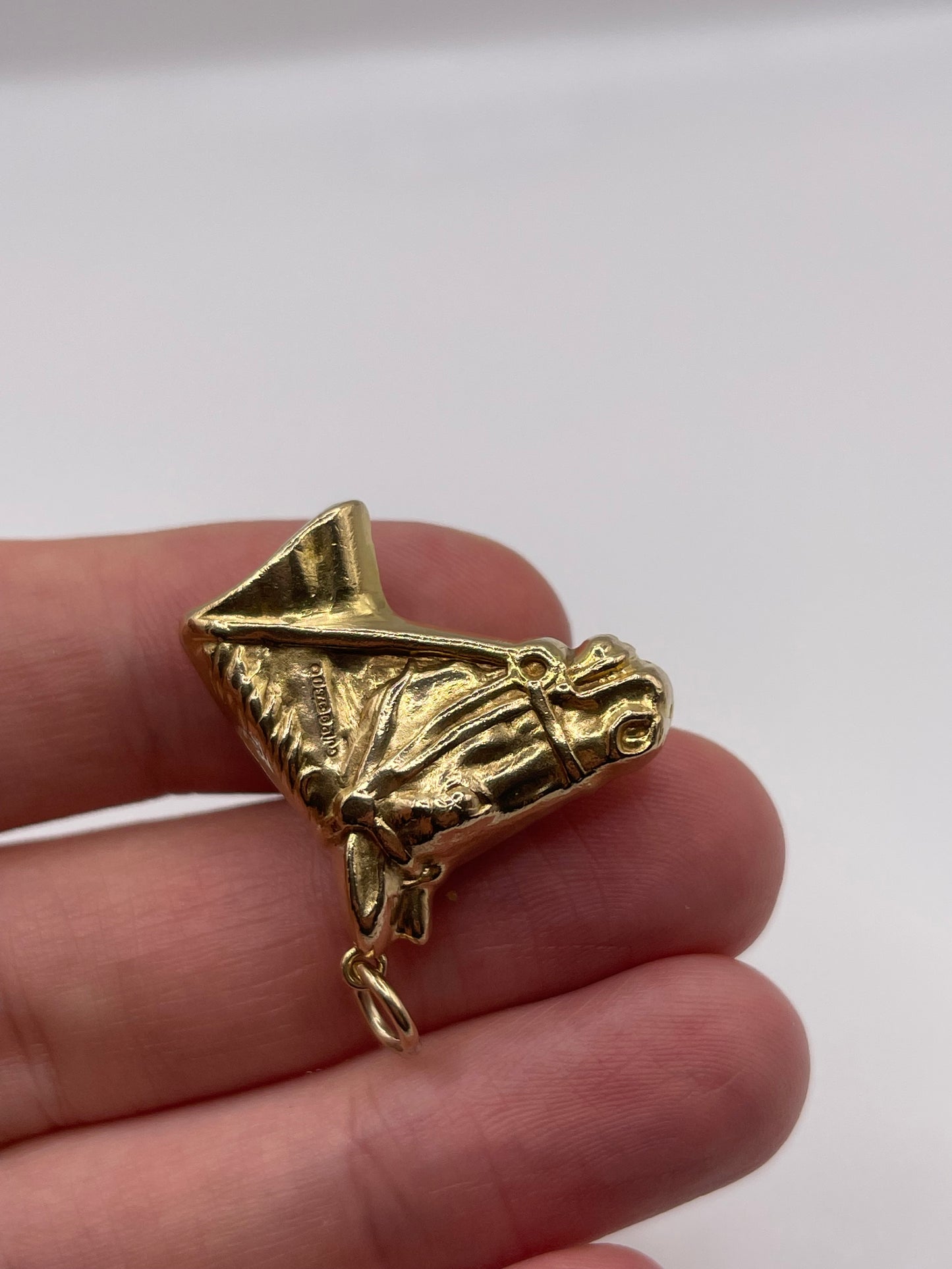 9ct gold horse pendant