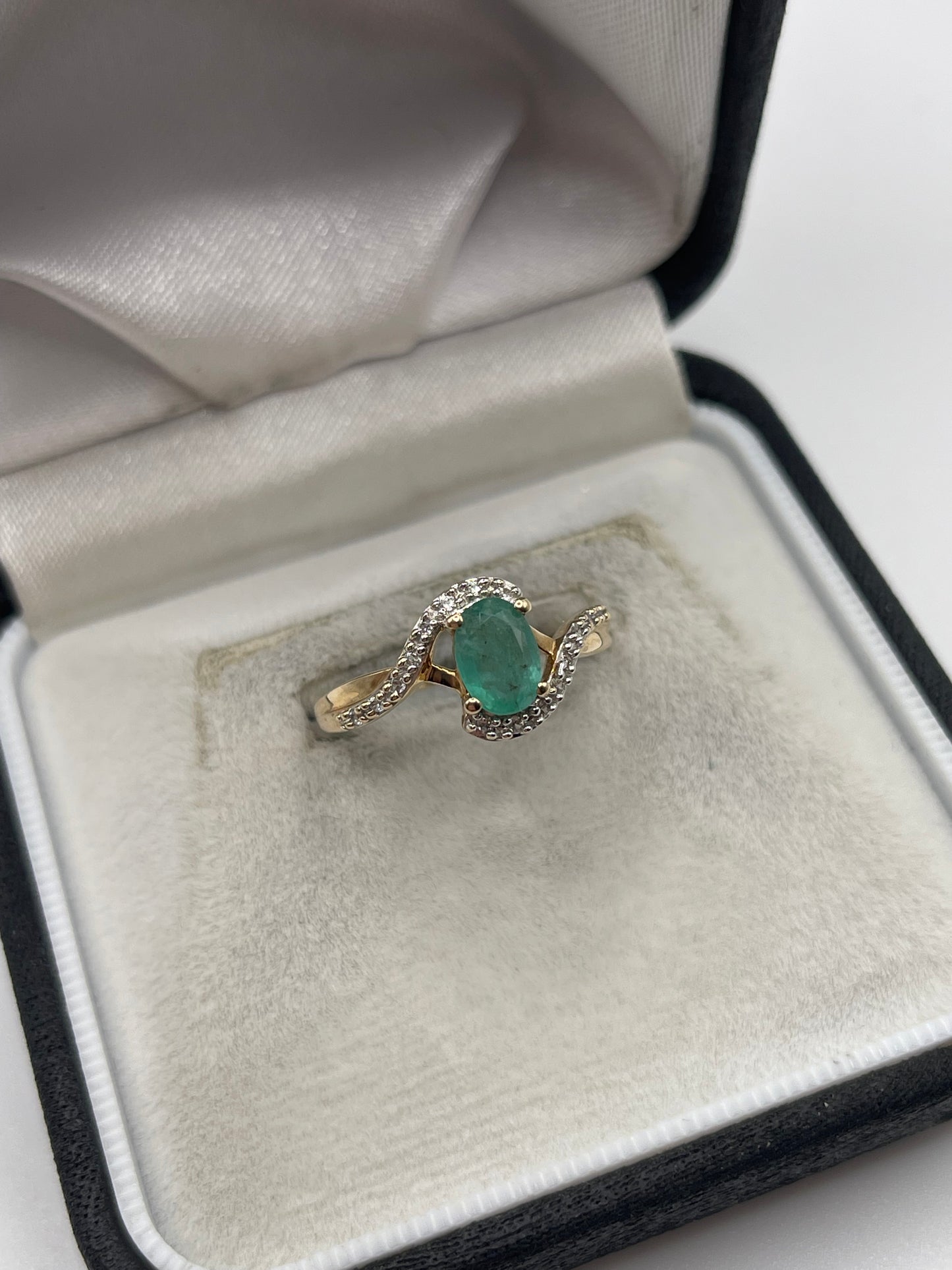 9ct gold emerald and zircon ring