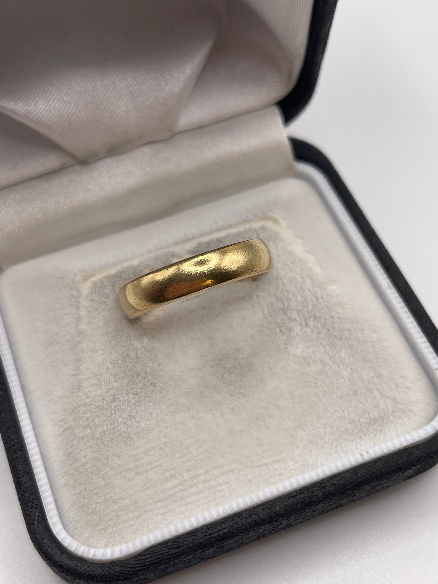 Clogau 9ct gold band