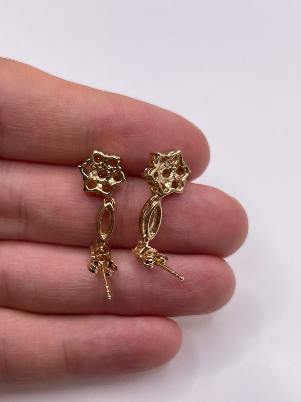 9ct gold yellow sapphire earrings