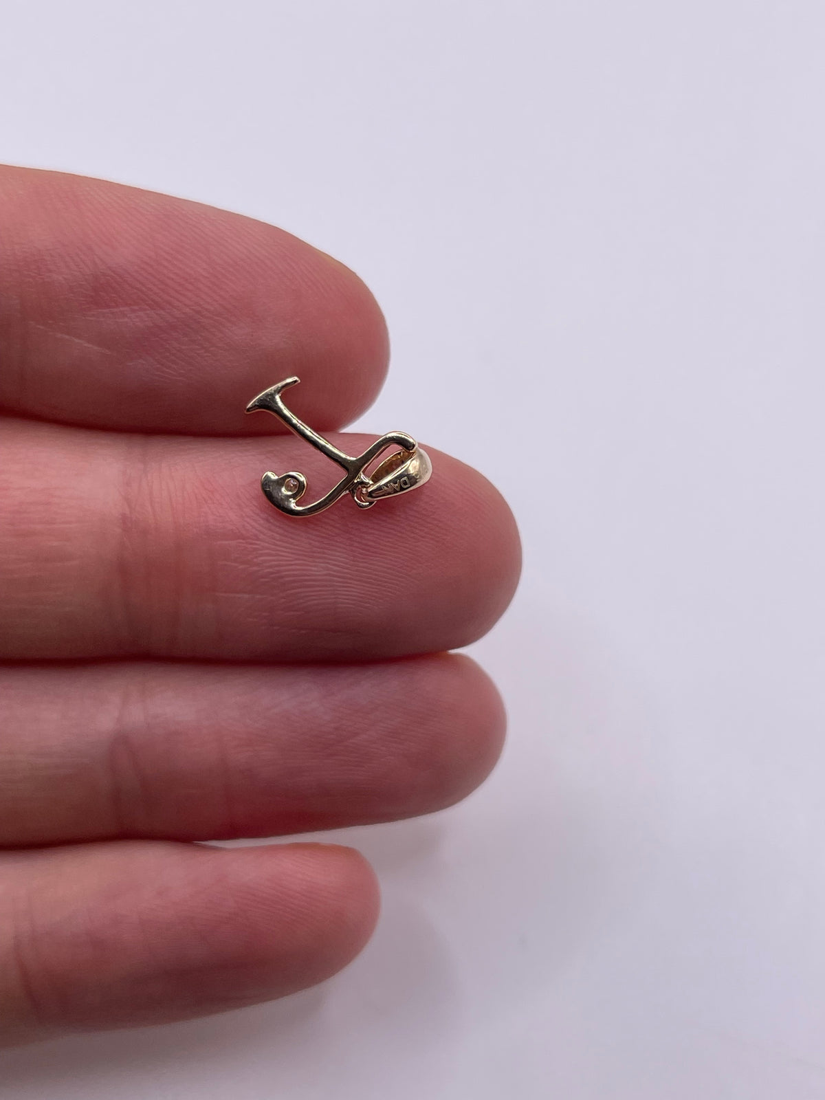 9ct gold diamond initial T pendant