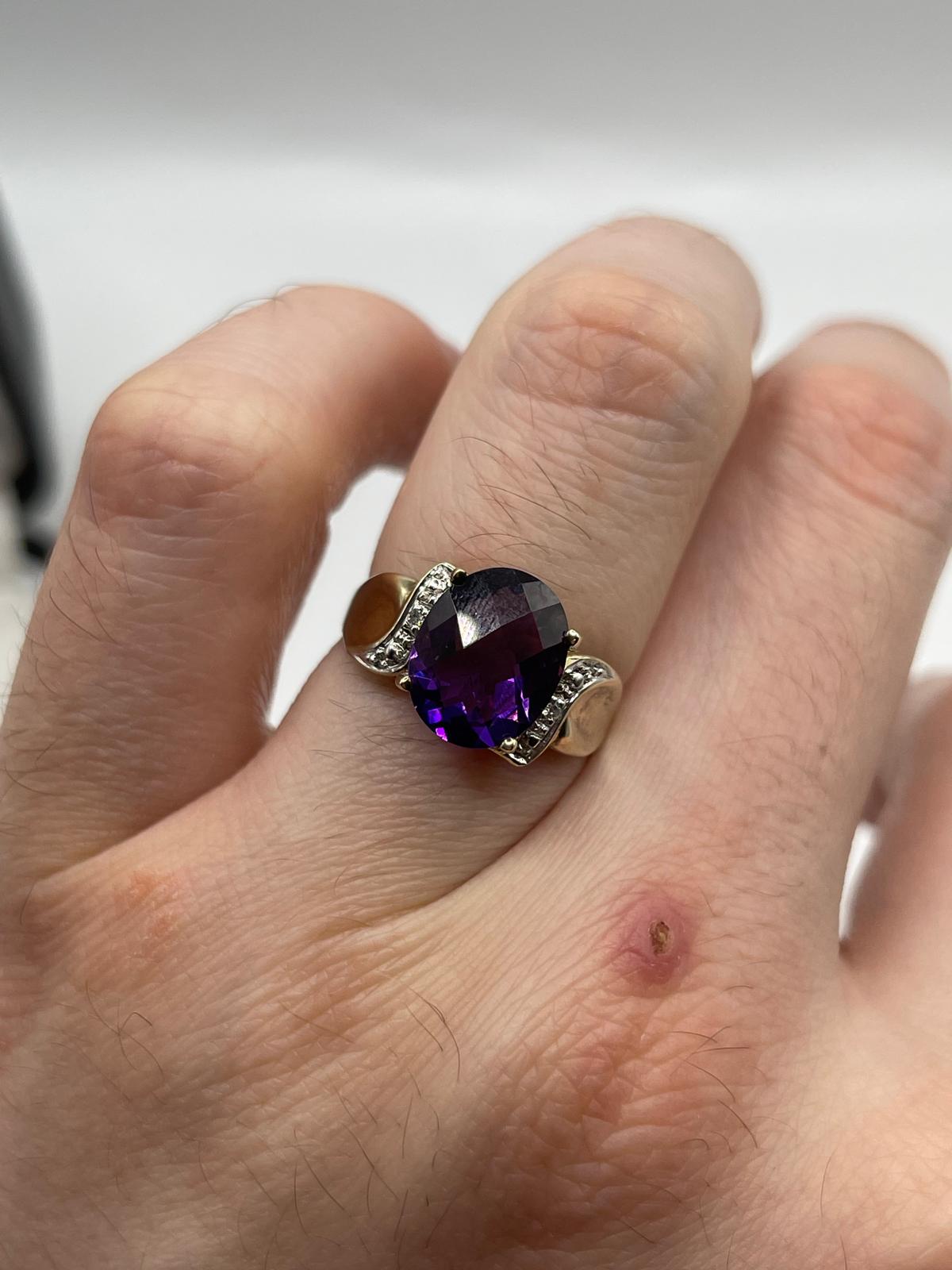 9ct gold amethyst and diamond ring