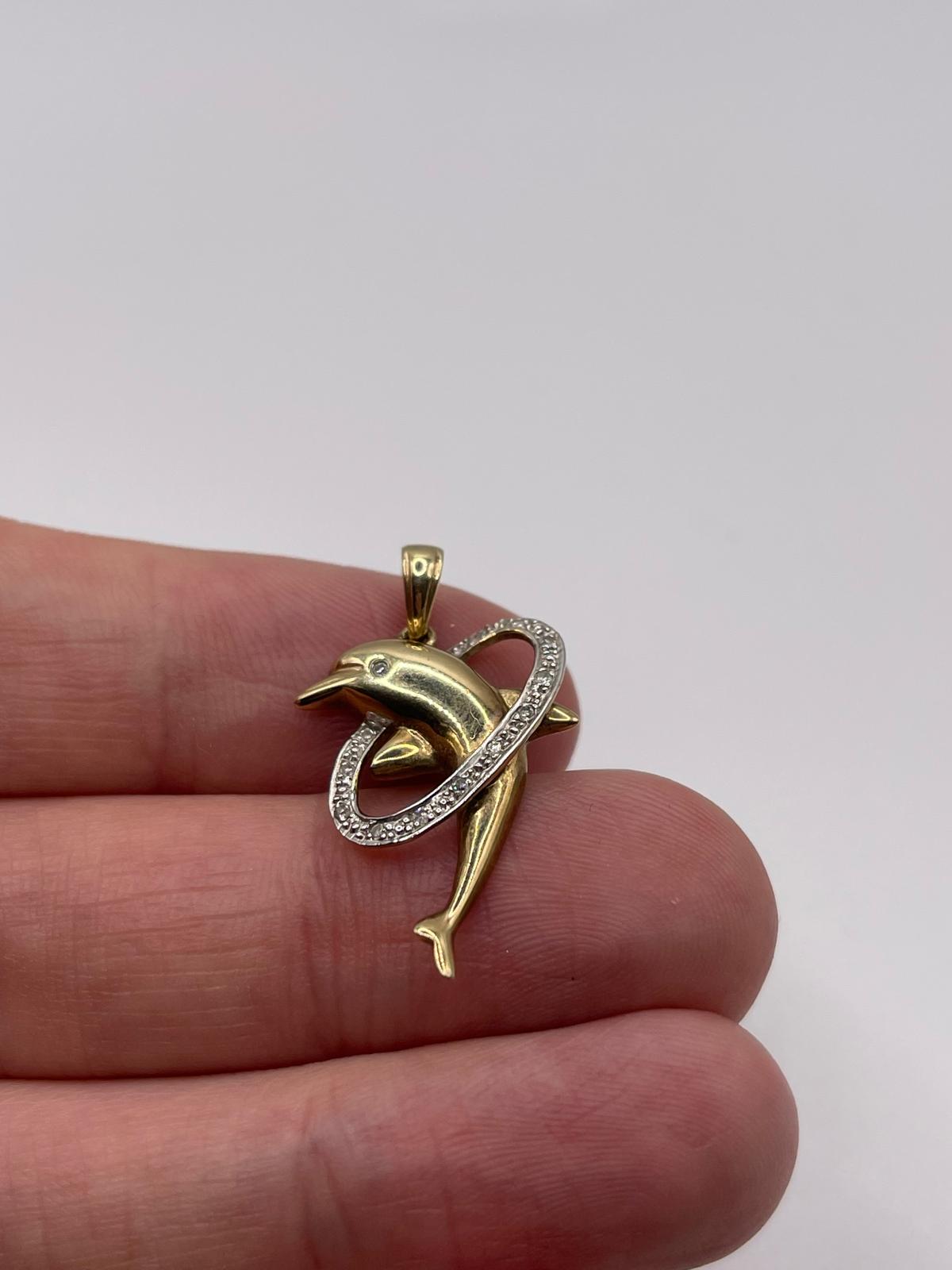 9ct gold diamond dolphin pendant
