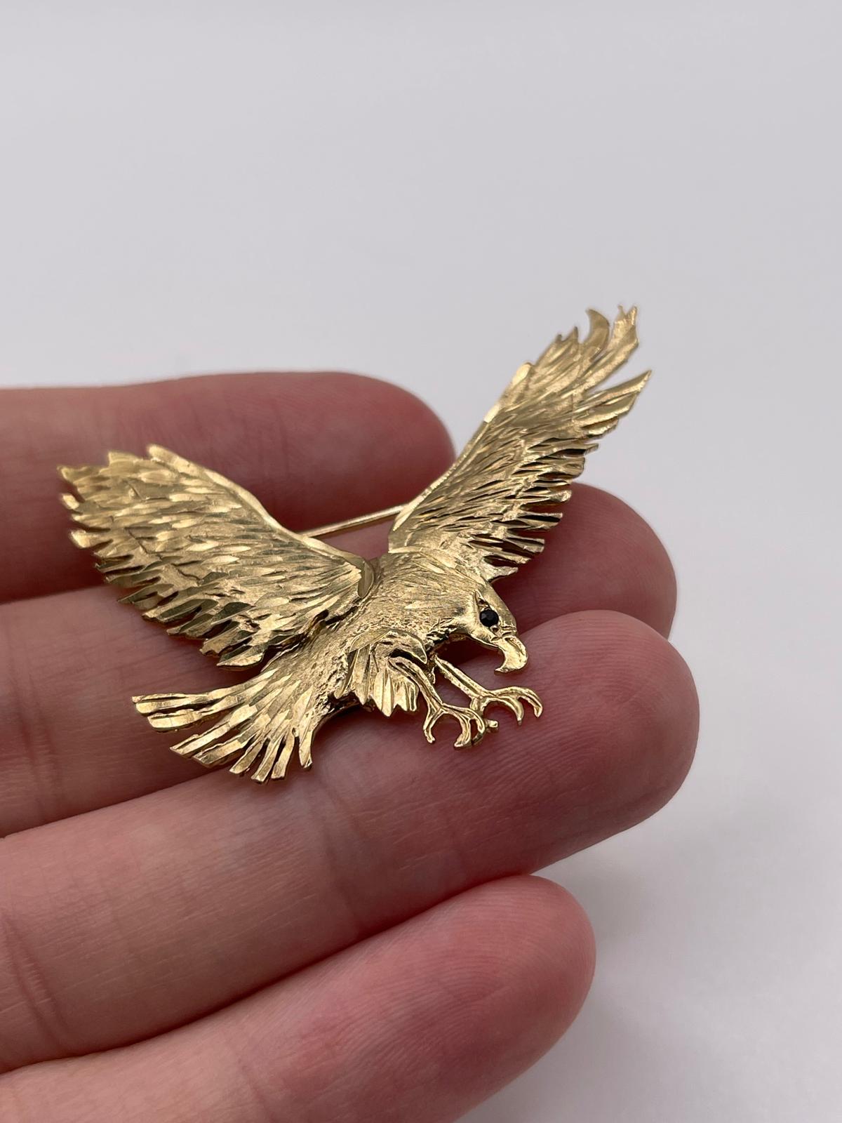 9ct gold sapphire eagle brooch