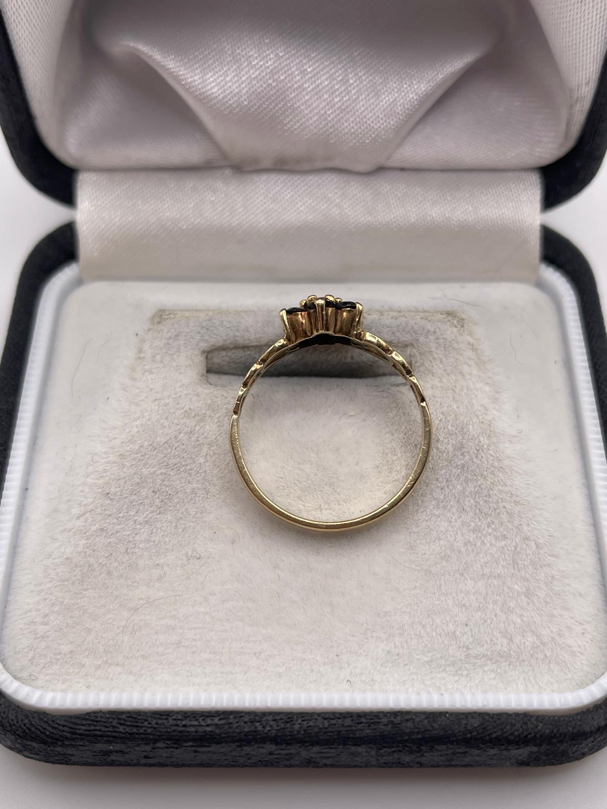 9ct gold sapphire ring