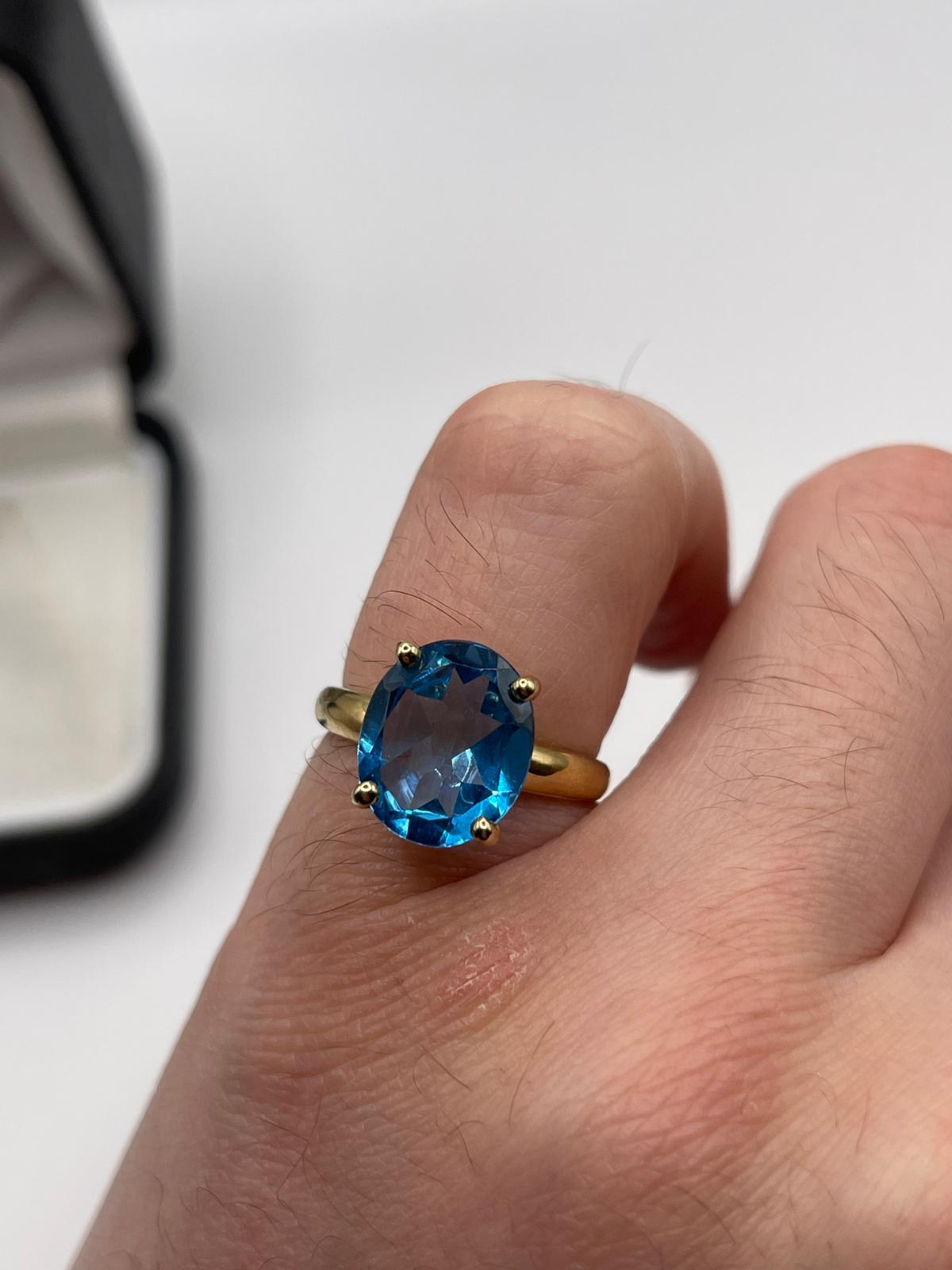 9ct gold topaz ring