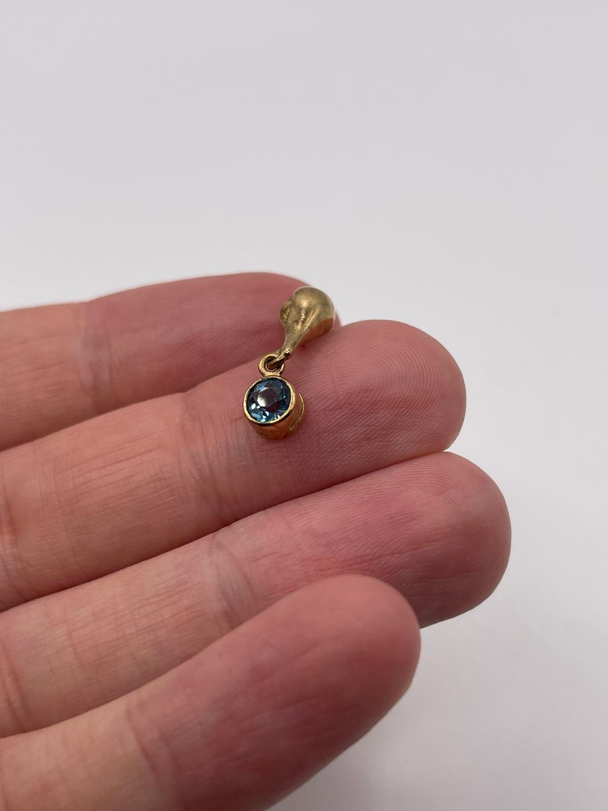 9ct gold topaz pendant