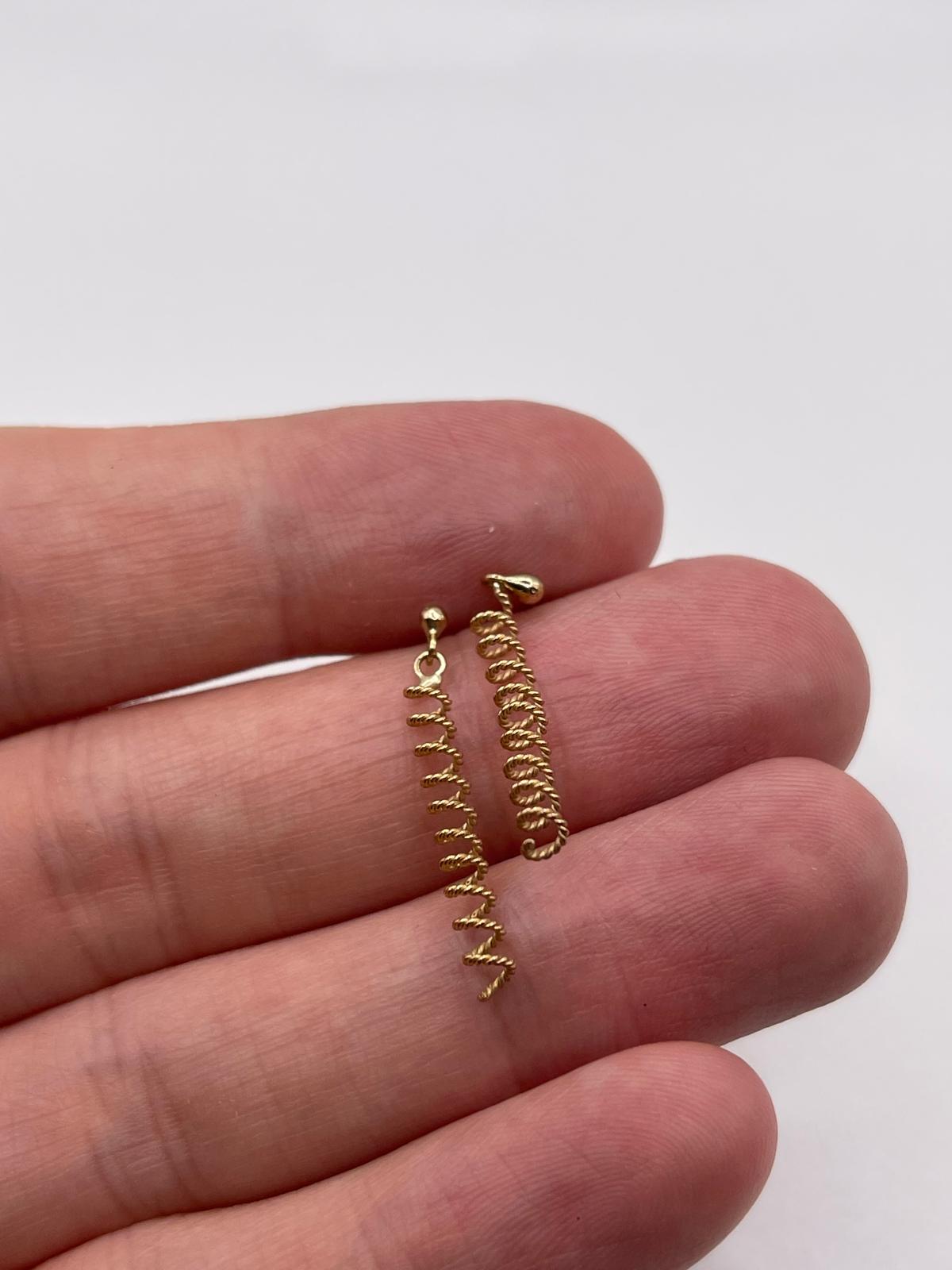 9ct gold spirel earrings