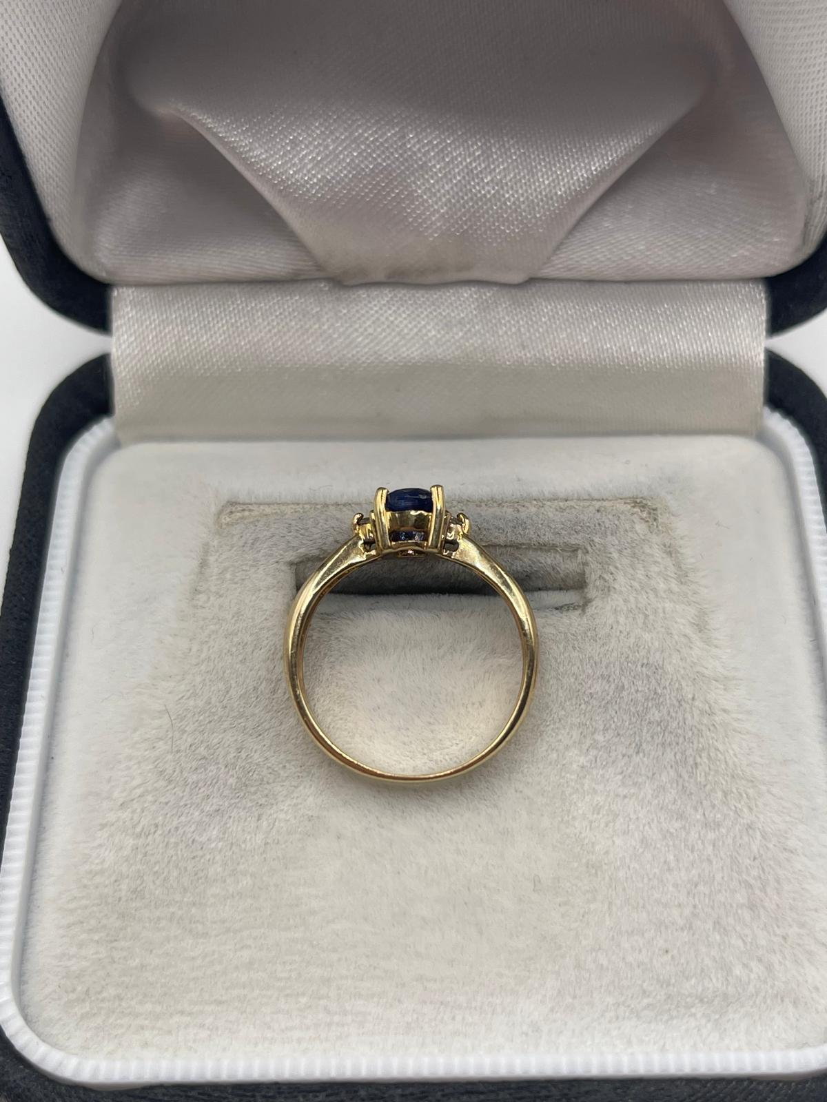 9ct gold Kyanite and zircon ring